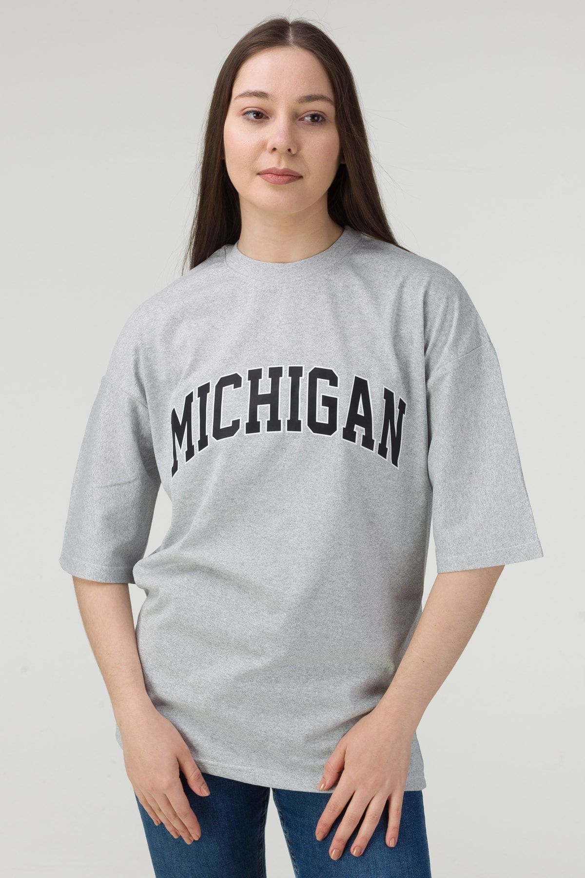 MODAGEN Kadın Oversize Gri Michigan Baskılı Tişört