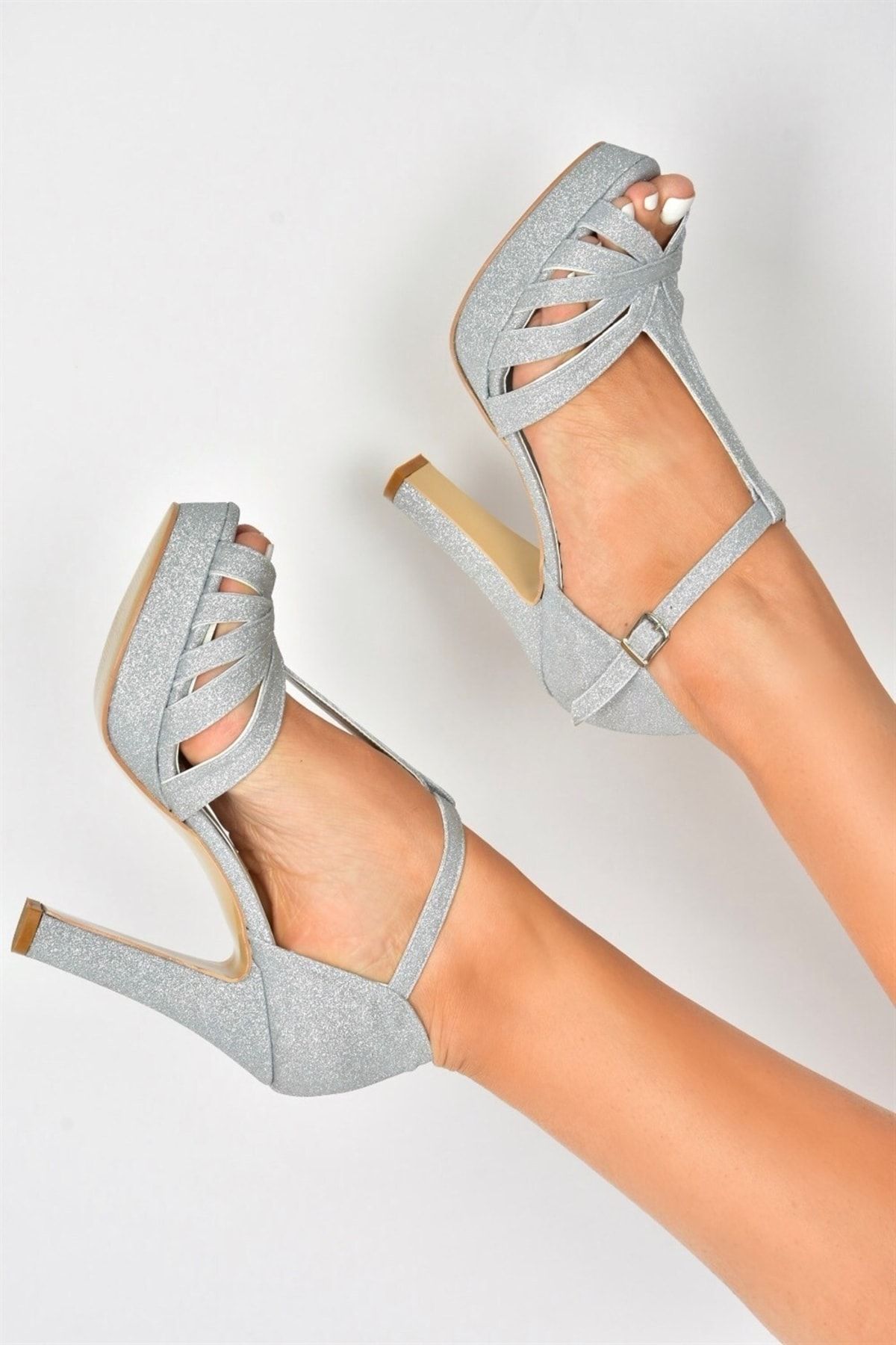 Fox Shoes Gümüş Sim Platform Topuklu Kadın Ayakkabı M348010014