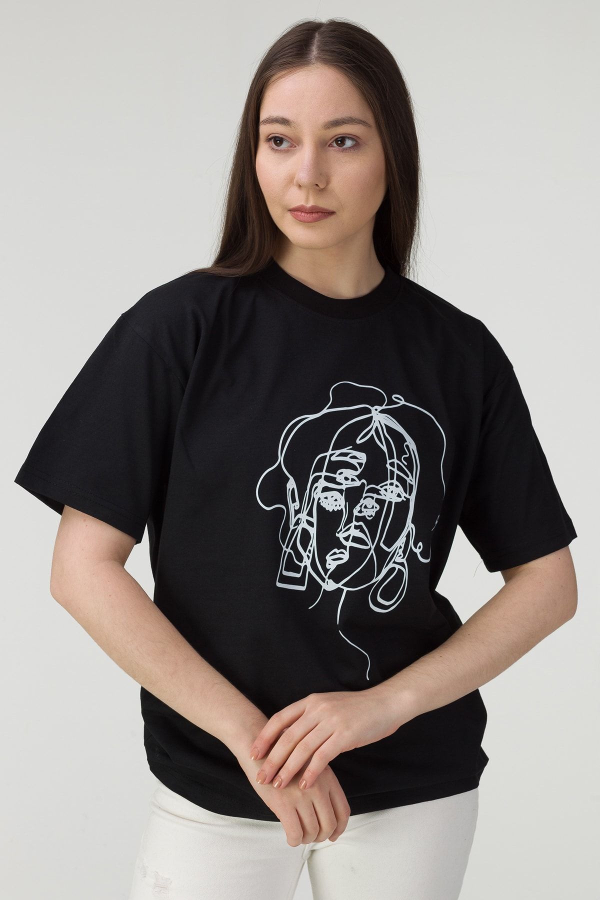 MODAGEN Kadın Siyah Yüz Baskı Detaylı Oversize T-shirt