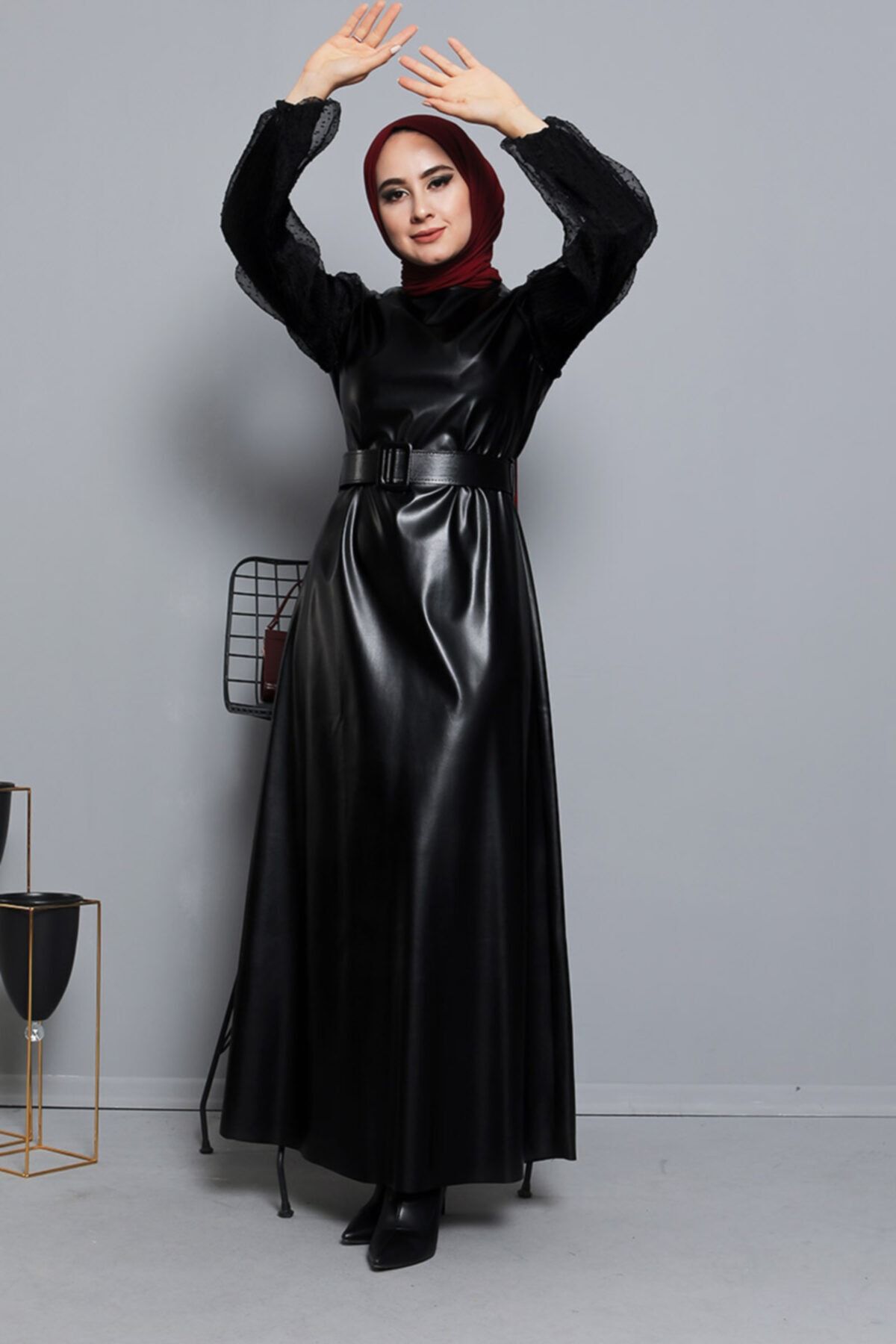 Eliza Tül Detaylı Kemerli Deri Tesettür Elbise Siyah