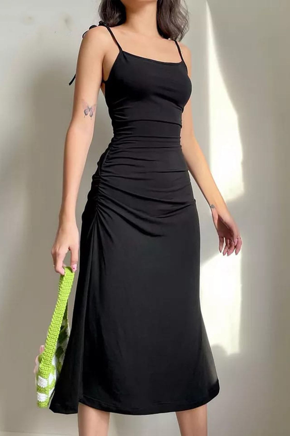 missamour Kadın Siyah Askı Büzgülü Sandy Elbise