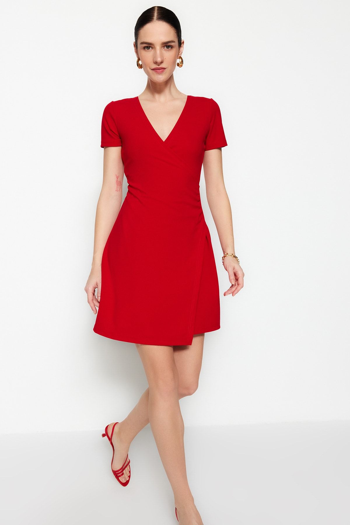 TRENDYOLMİLLA Kırmızı Kruvaze Yaka A-Line Krep Mini Smart Örme Elbise TWOSS23EL01703