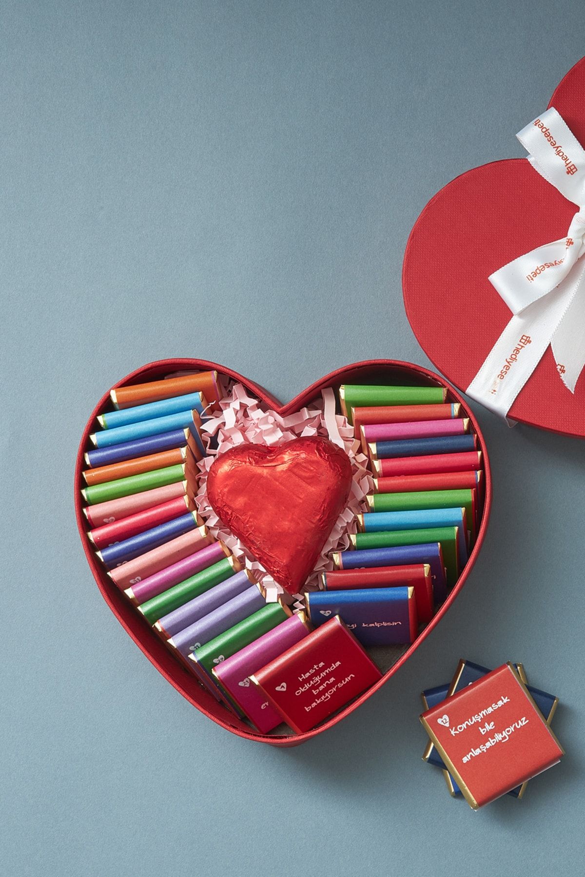 Hediyesepeti Kalp Kutulu Seni Sevmemin 32 Sebebi Çikolata - Sevgili Çikolatası - Sevgiliye Hediye Çikolata Kutusu