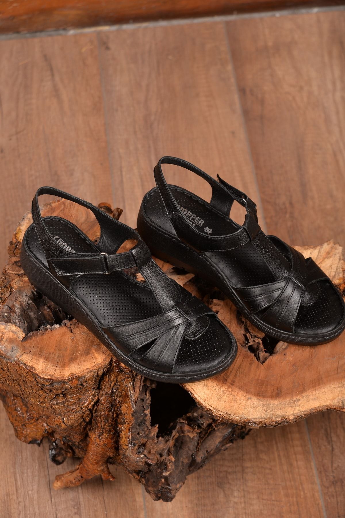 Dunlop Kadın Siyah Içi Dışı%100 Hakiki Deri Dolgu Topuk Sandalet Rahatlık Ve Şıklığı Bir Arada Sunan Model