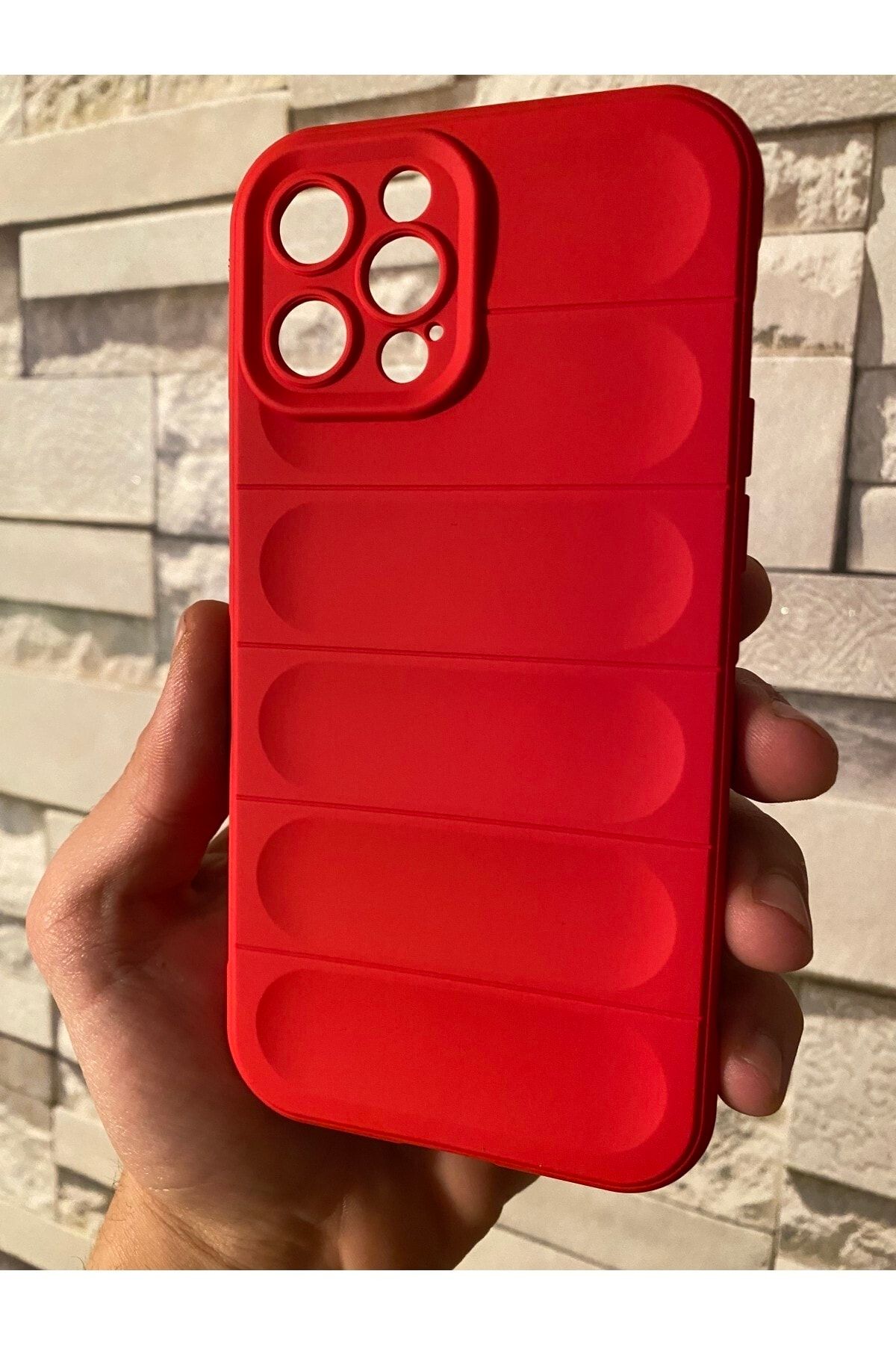 Penguen I Phone 12 Pro Max Kırmızı Basamaklı Puffer Silikon Kılıf