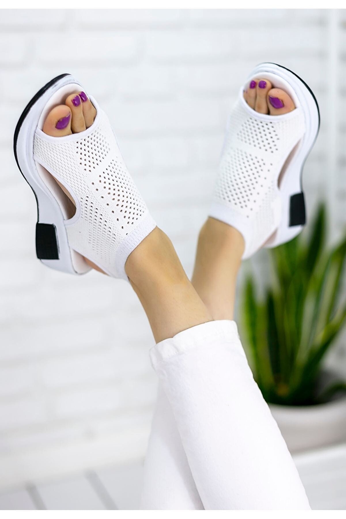 otuzbesshoes Kadın Beyaz Çelik Örgü Detay Triko Sandalet