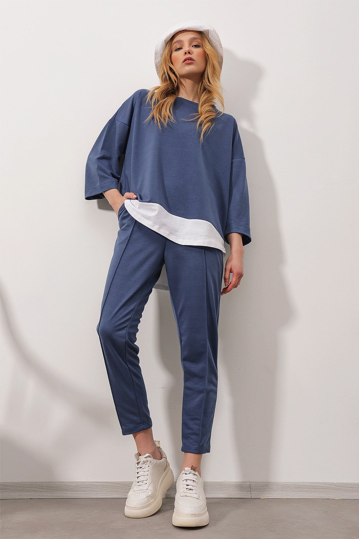 Trend Alaçatı Stili Kadın Mavi Geniş Yaka Beli Lastikli Çift Cepli Önü Dikişli İki İplik Alt Üst Takım ALC-X8175