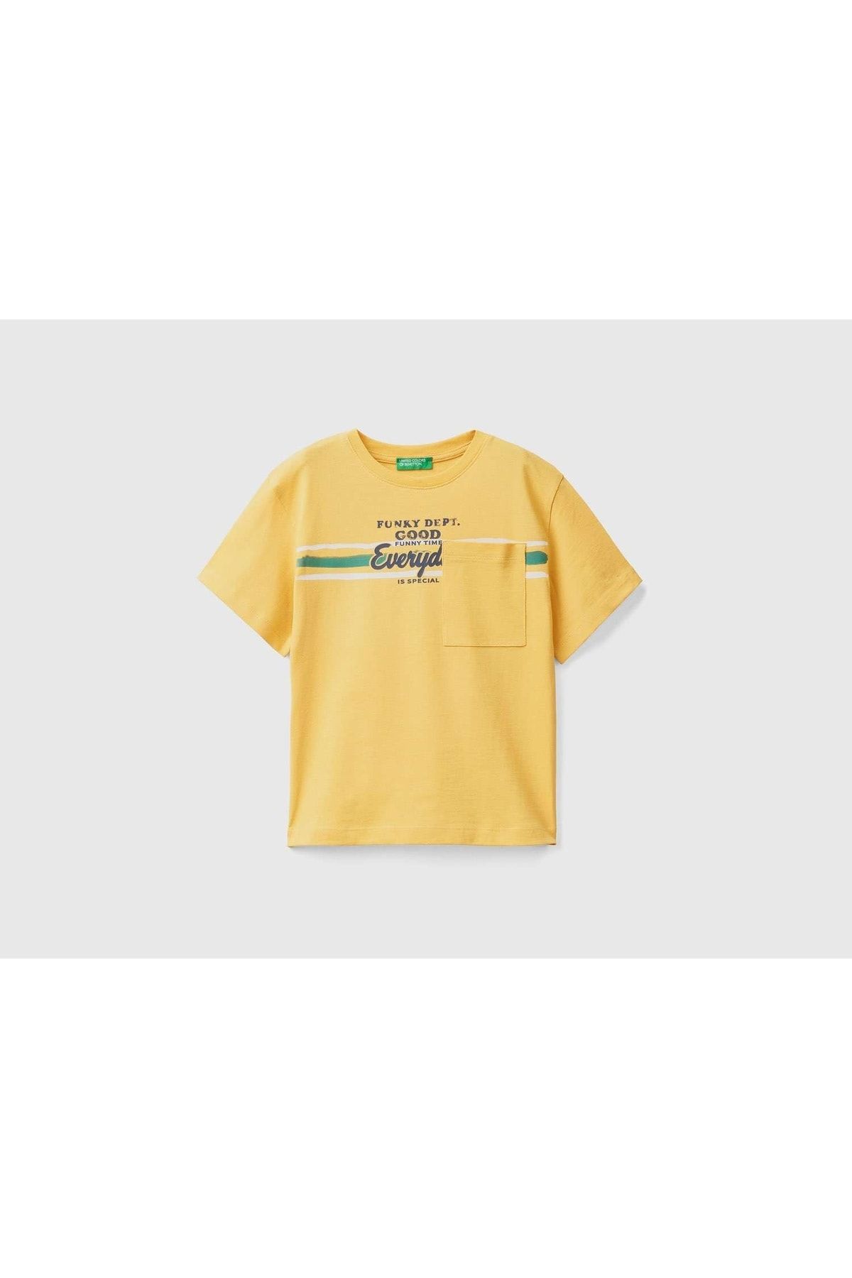 United Colors of Benetton Erkek Çocuk Sarı Tek Cepli Grafik Baskılı T-shirt