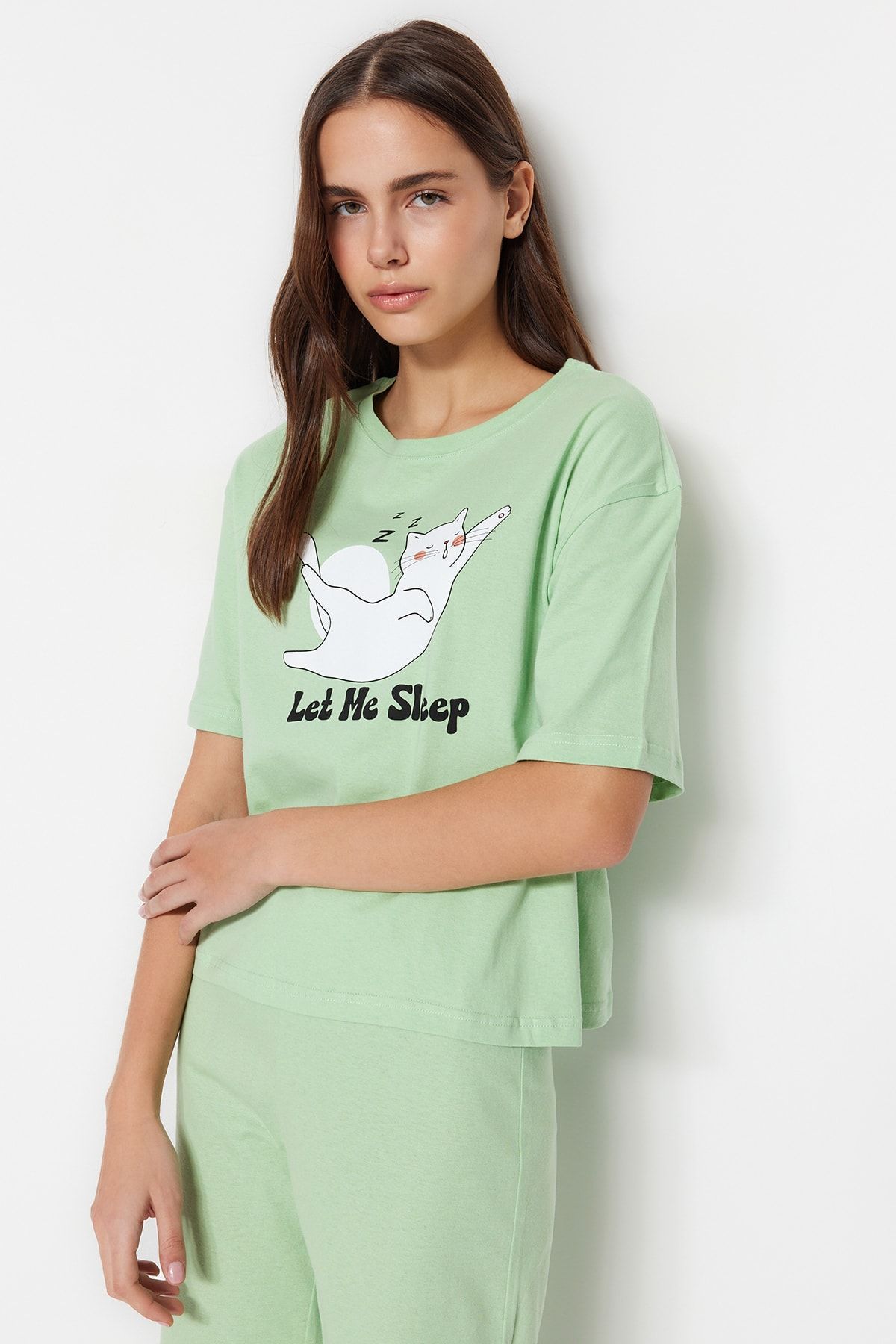 TRENDYOLMİLLA Açık Yeşil %100 Pamuk Hayvan Baskılı T-shirt-Pantolon Örme Pijama Takımı THMSS23PT00134