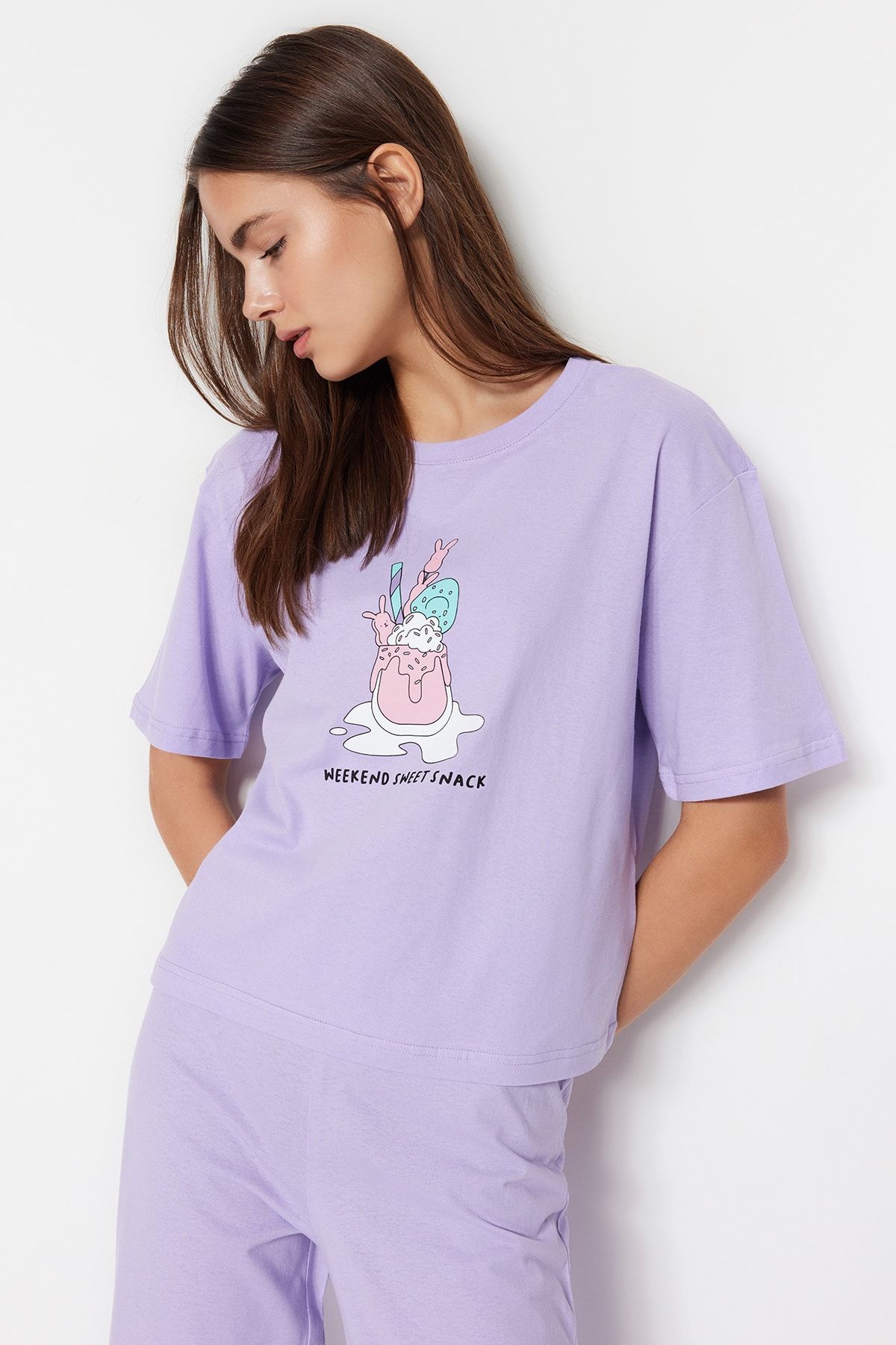 TRENDYOLMİLLA Lila %100 Pamuk Eğlenceli Baskılı T-shirt-Pantolon Örme Pijama Takımı THMSS23PT00134