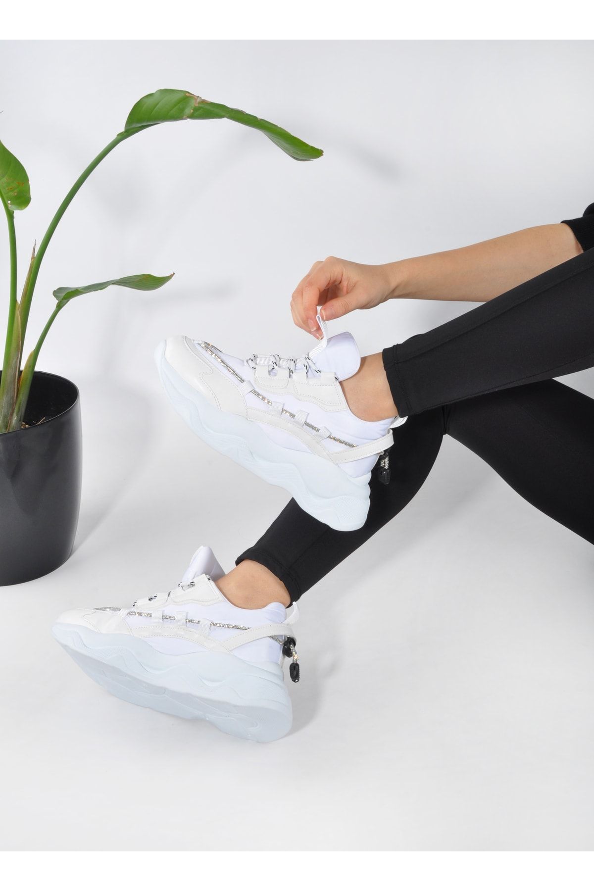KOTAN Beyaz Kalın Taban Rahat Bağcıklı Kadın Sneaker Spor Ayakkabı