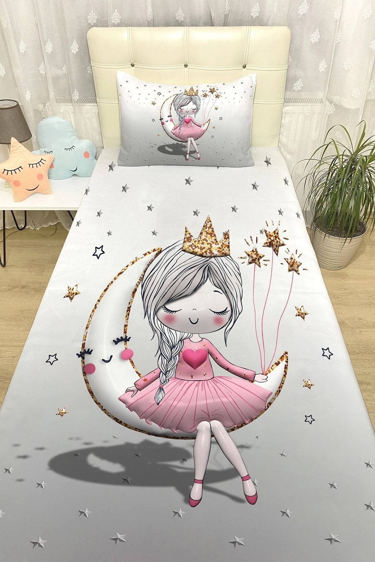Evpanya 3 Boyutlu Gri Ayda Oturan Prenses Desenli Yatak Örtüsü Ve Yastık Kılıfı