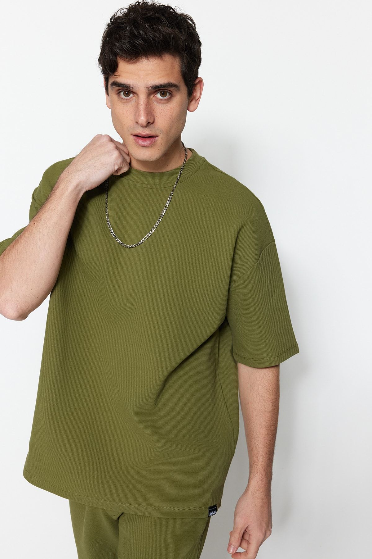 TRENDYOL MAN Premium Haki Oversize %100 Pamuklu Etiketli Dokulu Basic Kalın T-Shirt TMNSS23TS00069