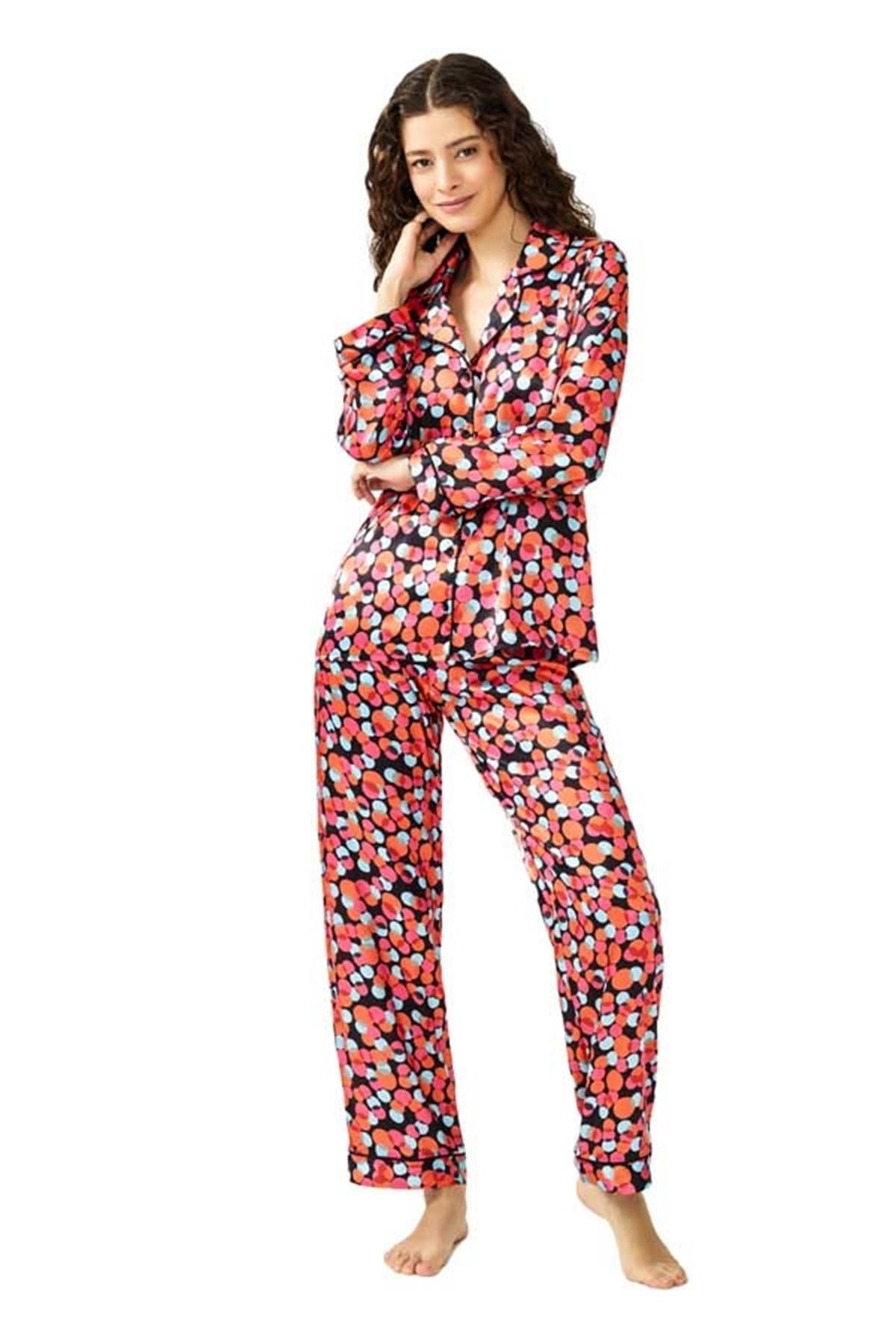 Cottonhill Siyah Puantiyeli Önden Düğmeli Saten Kadın Pijama Takımı