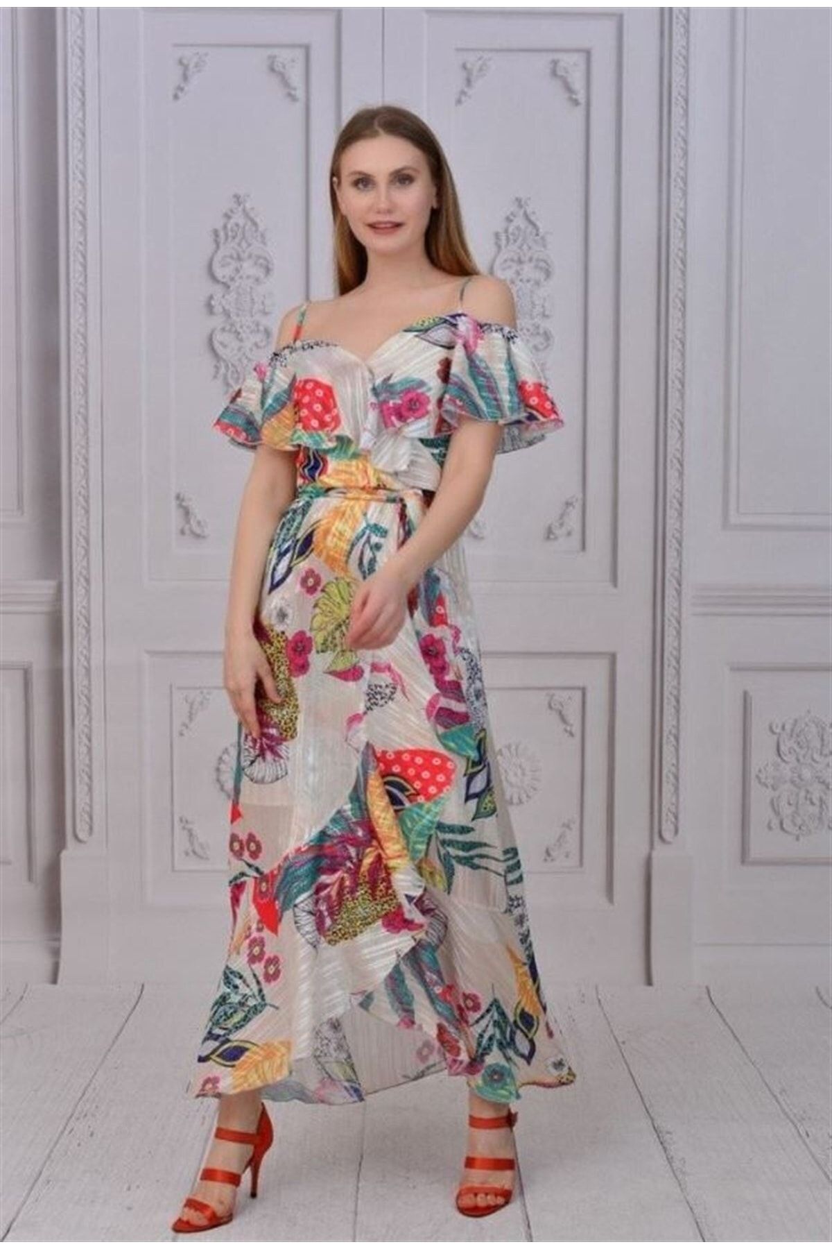 Ysatis - Çiçek Desenli Yakası Volanlı Ince Askılı Şifon Elbise