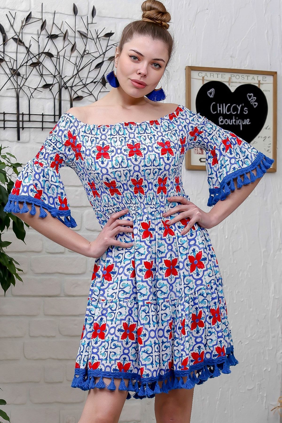 Chiccy Kadın Mavi-Kırmızı Carmen Yaka Çini Desen Gipeli Kol Ve Etek Ucu Püskül Mini Elbise M10160000EL95567