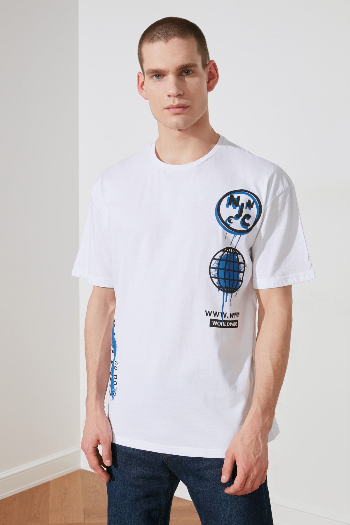 TRENDYOL MAN Beyaz Erkek Geniş Kesim Fit Baskılı  T-Shirt TMNSS20TS0278