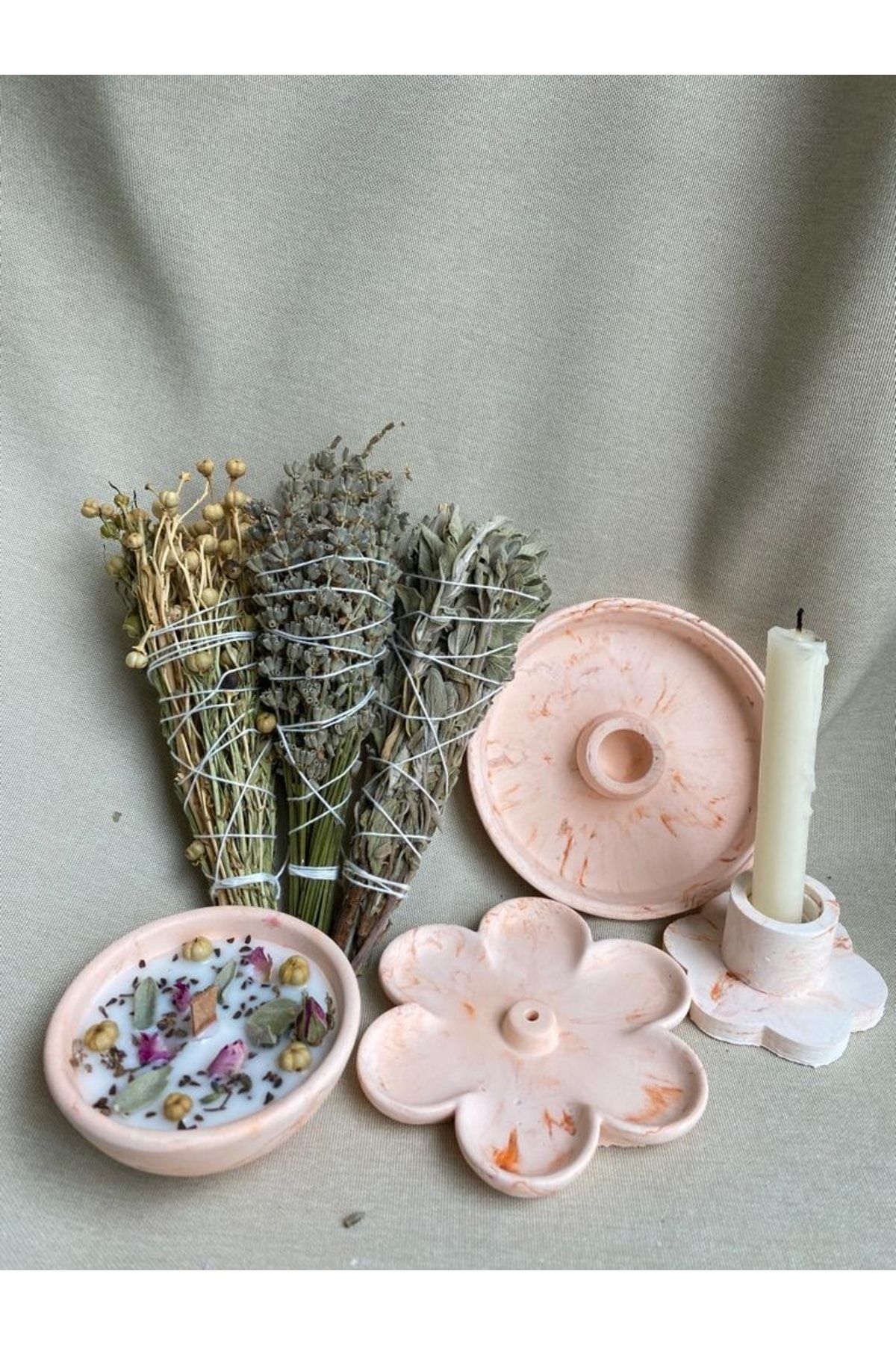 Agave Atelier Ritüel Hediye Seti: Çiçek Tütsülük, Tütsülük Kabı, Ritüel Mum, Çiçek Şamdan Ve 3'lü Tütsü Seti