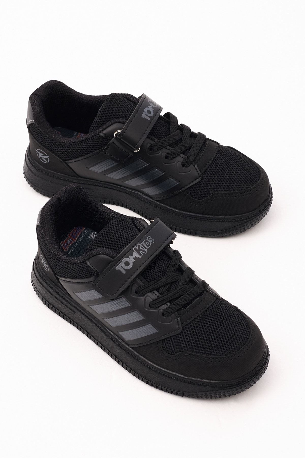 Tonny Black Çocuk Unisex Siyah Füme Rahat Kalıp Yanı Şerit Detaylı Bağcıklı Ve Cırtlıı Spor Ayakkabı