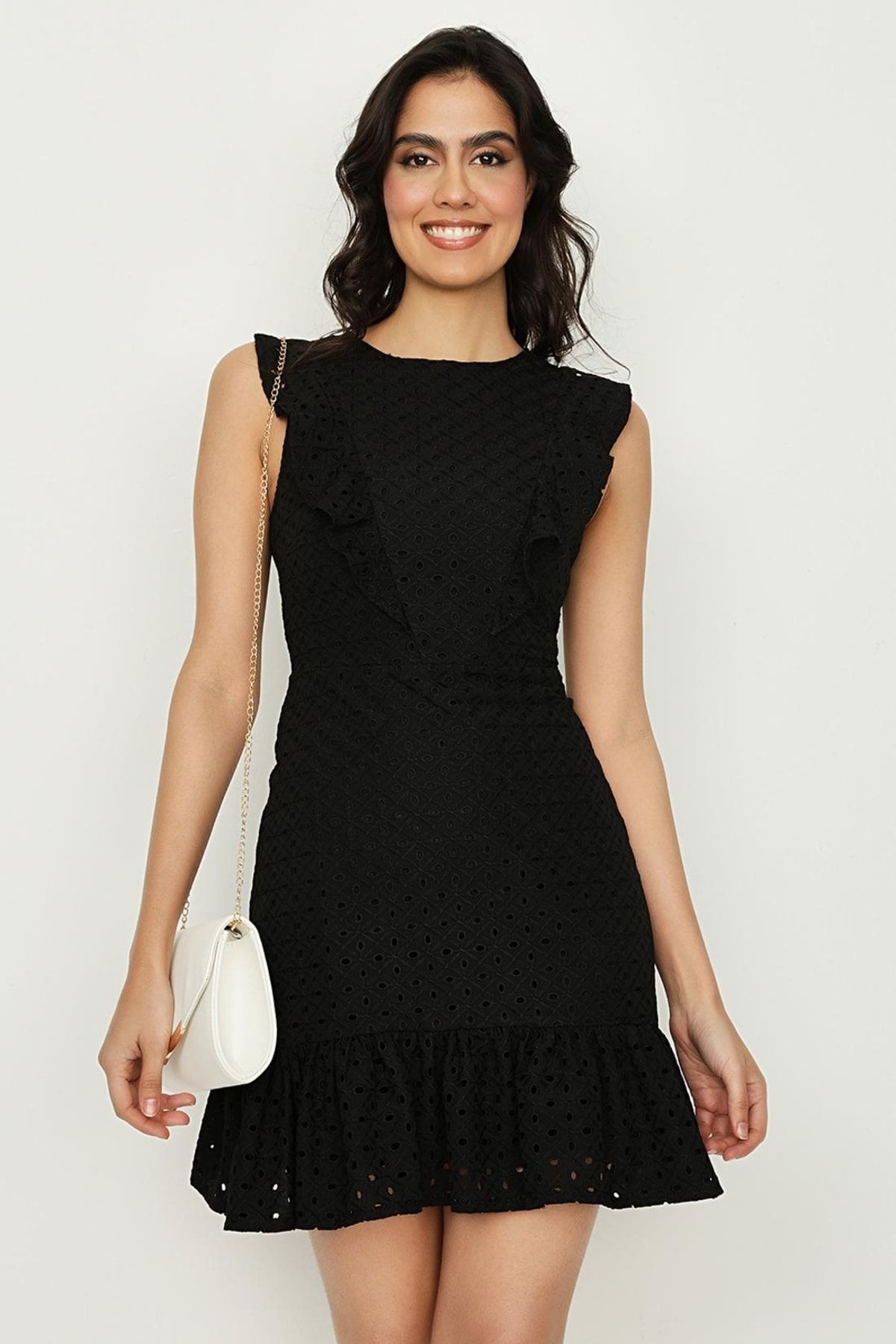 Select Moda Kadın Siyah Fırfırlı Eteği Volanlı Dantel Elbise