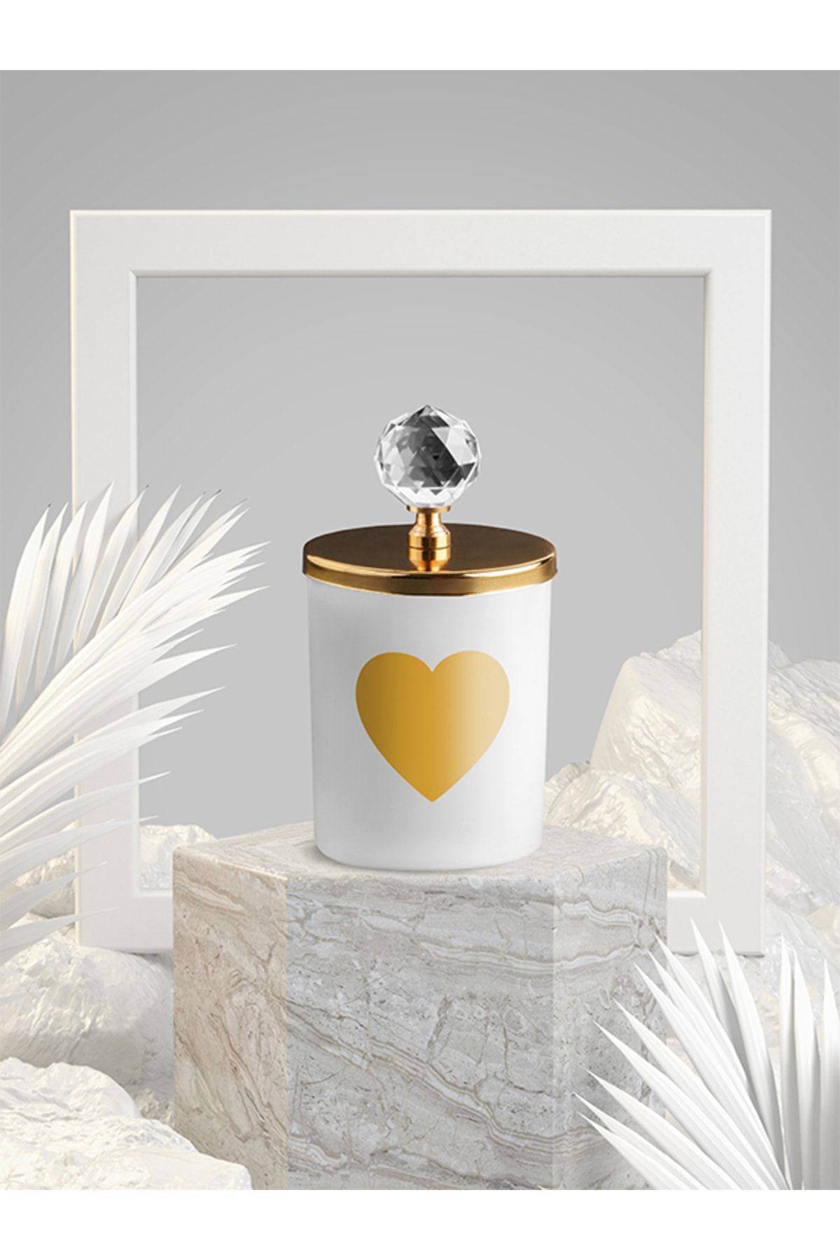 Tiem Concept Özel Tasarım Kalpli Vanilya Kokulu Gold Kristal Tepelikli Beyaz Bardak Mum