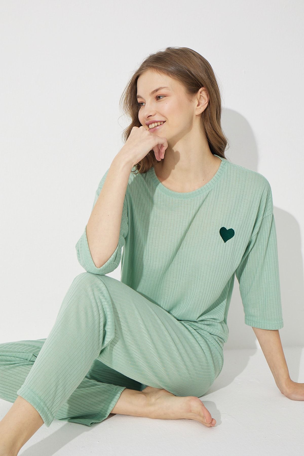 Siyah İnci Yeşil Soft Touch Ince Örme Nakışlı Pijama Takım