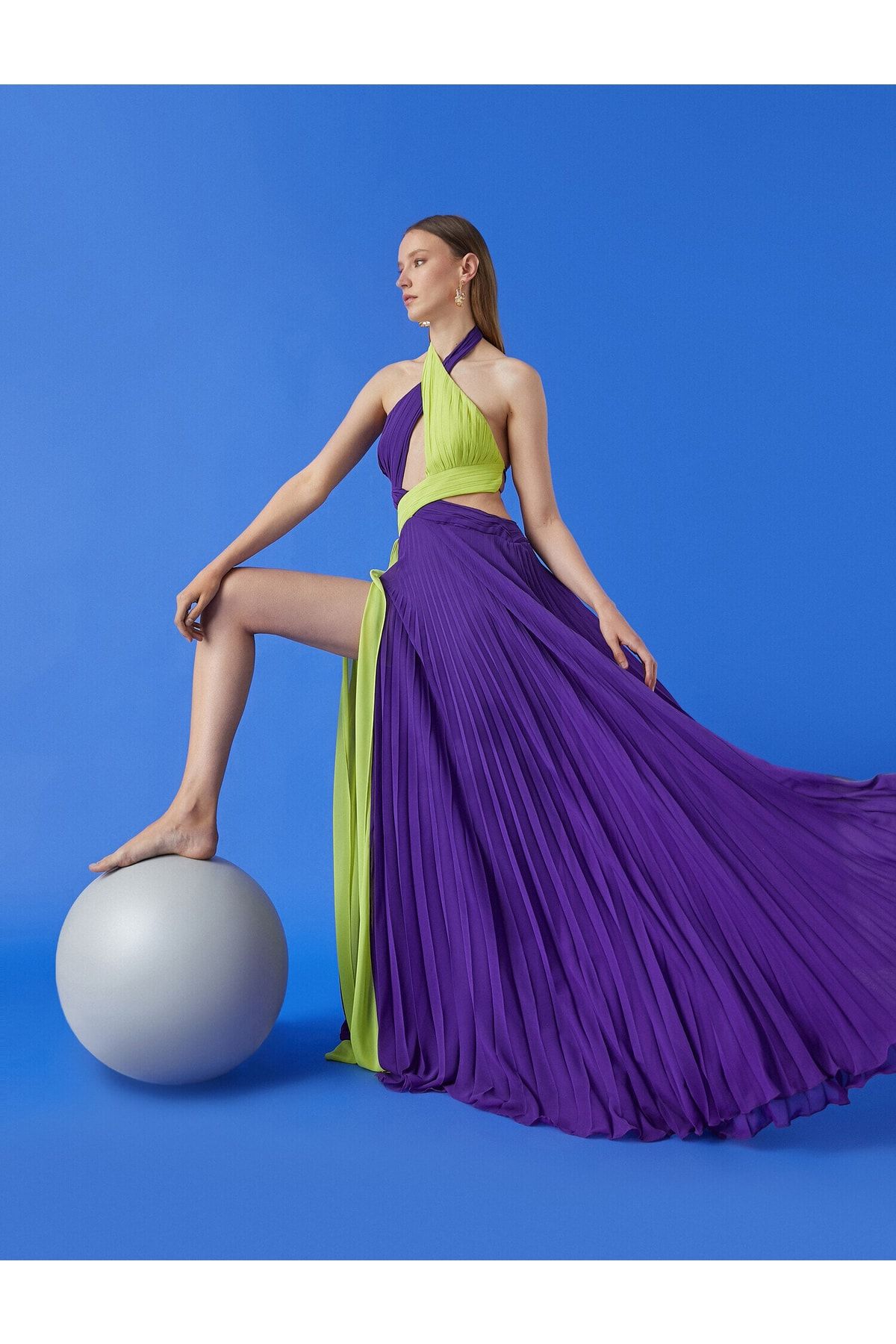 Koton Renk Bloklu Pencere Detaylı Yırtmaçlı Elbise