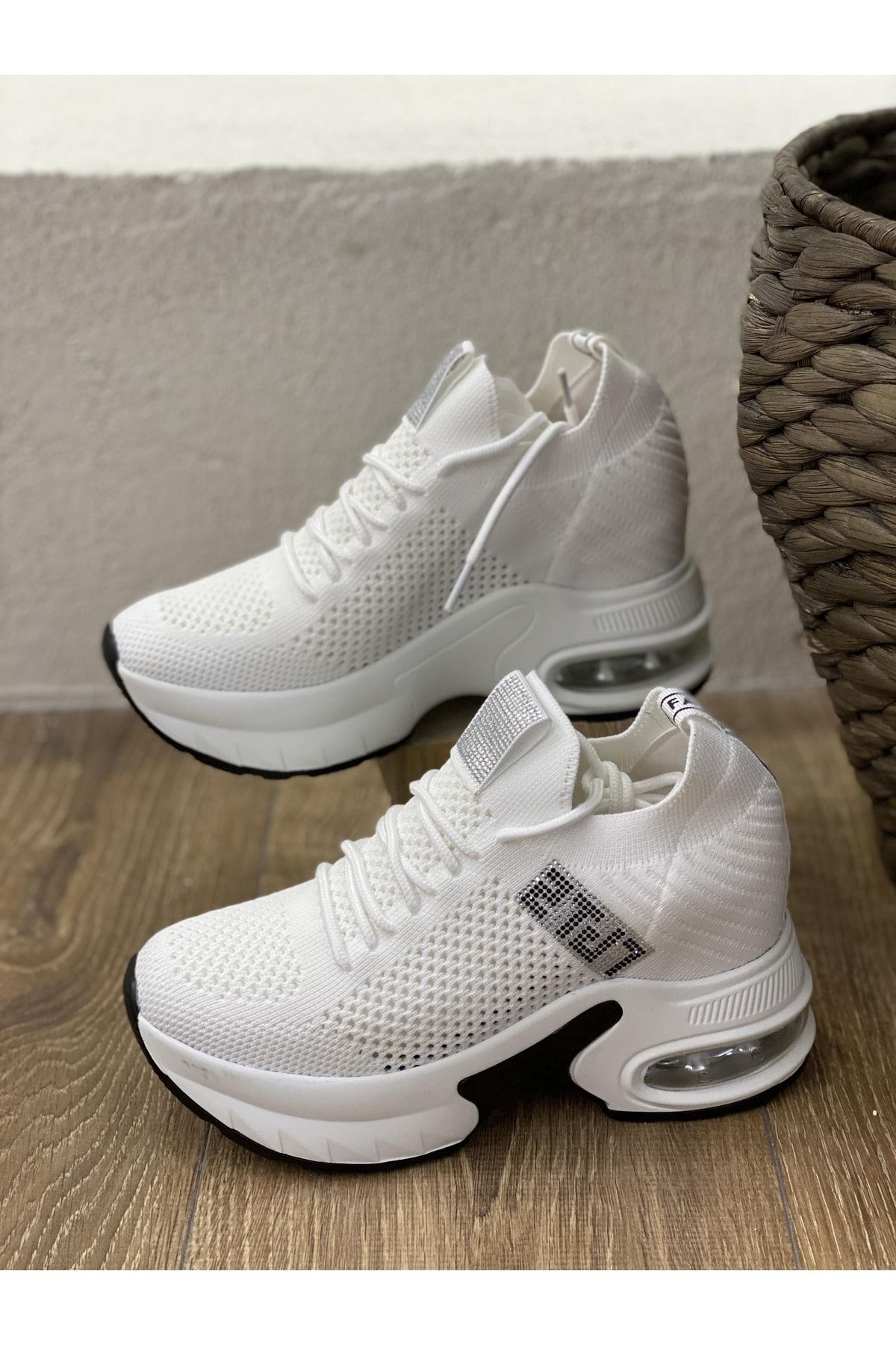 Guja 23y300-1 Yanı Taş Detay 9cm Dolgu Taban Triko Sneaker Spor Ayakkabı