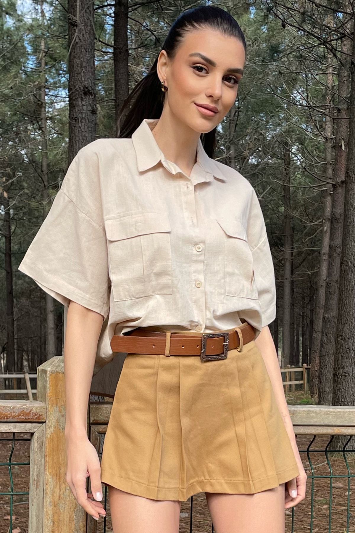 Trend Alaçatı Stili Kadın Kum Beji Çift Cepli Yarım Kol Keten Gömlek ALC-X9991