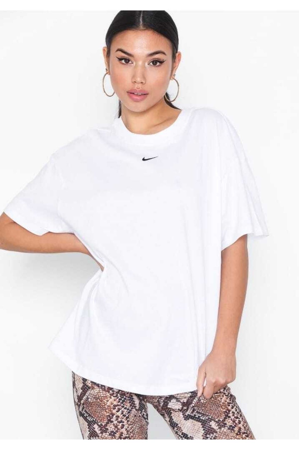 Nike Sportswear Oversized T-shirt Unisex Nakış Swooslu Beyaz Tişört