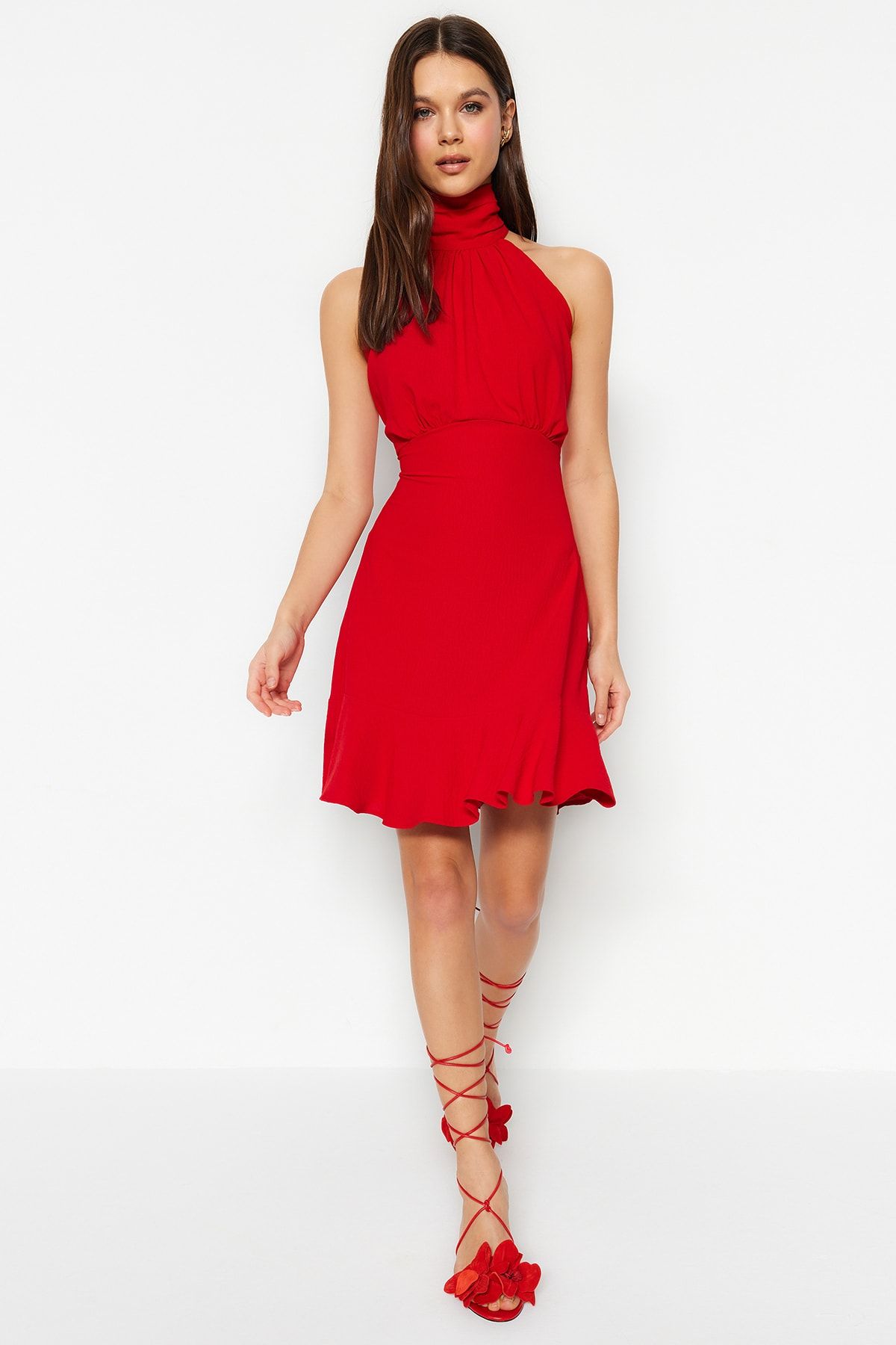TRENDYOLMİLLA Kırmızı Halter Yaka A Kesim Mini Dokuma Elbise TWOSS21EL1538