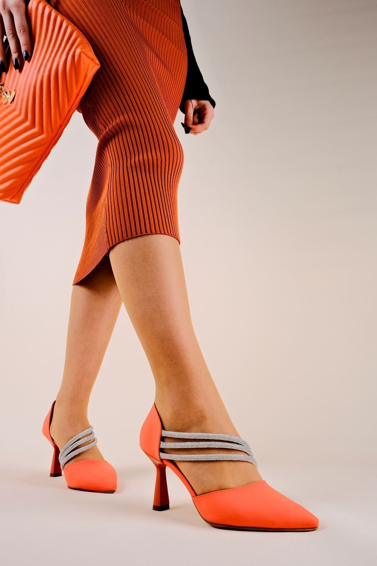 LAL SHOES & BAGS Tara Kadın Topuklu Ayakkabı Çapraz Taş Geçişli