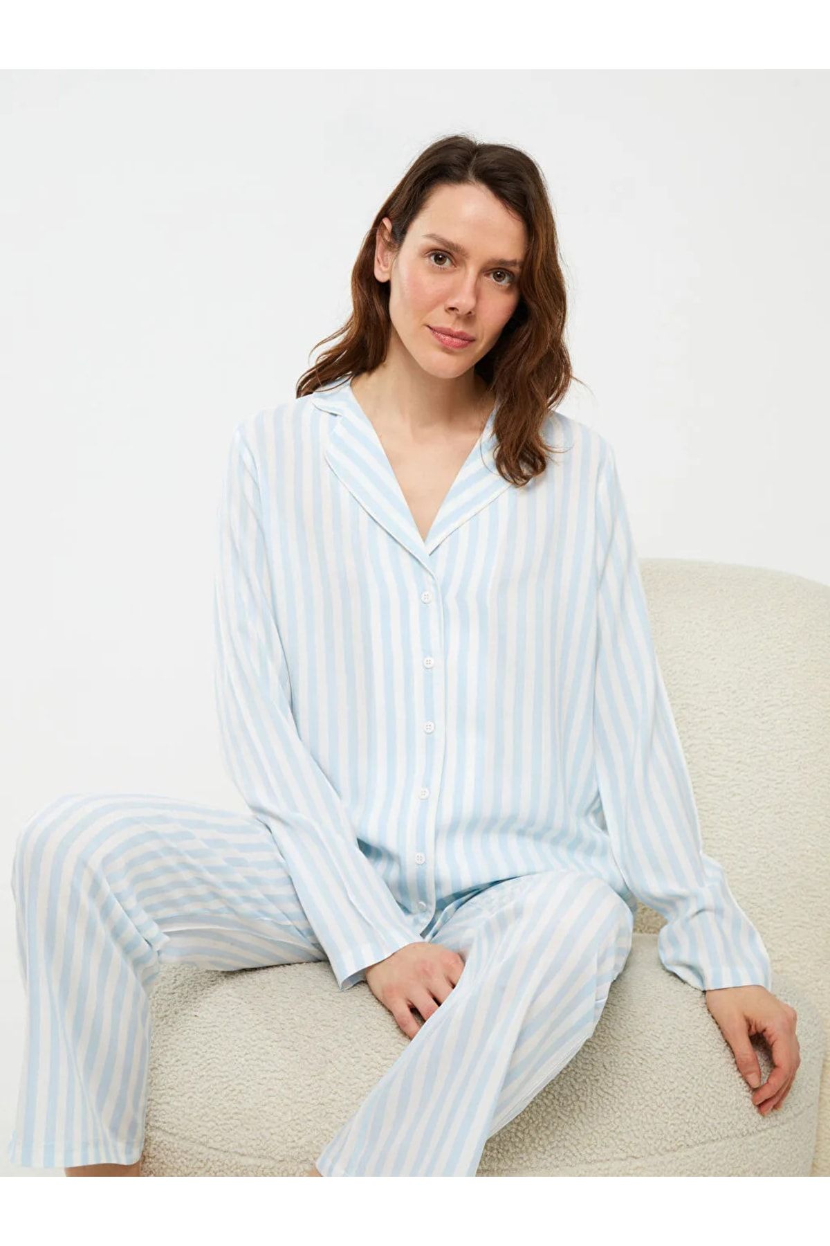 LC Waikiki Aymira Giyimden Gömlek Yaka Çizgili Uzun Kollu Kadın Pijama Takımı
