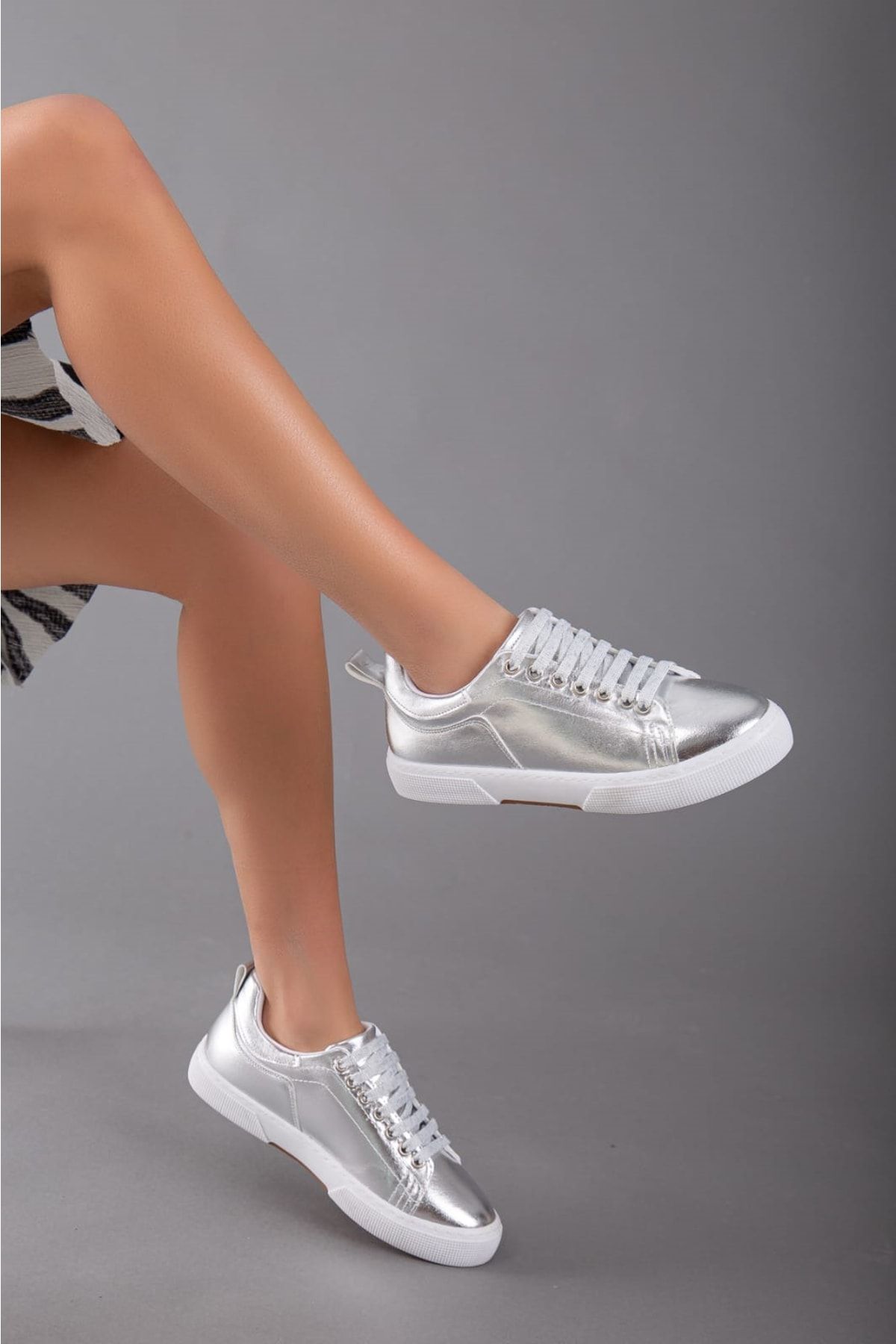 AYAKKABİSEPETİ Silver Cilt Özel Tasarım Bağcıklı Kadın Spor Ayakkabı