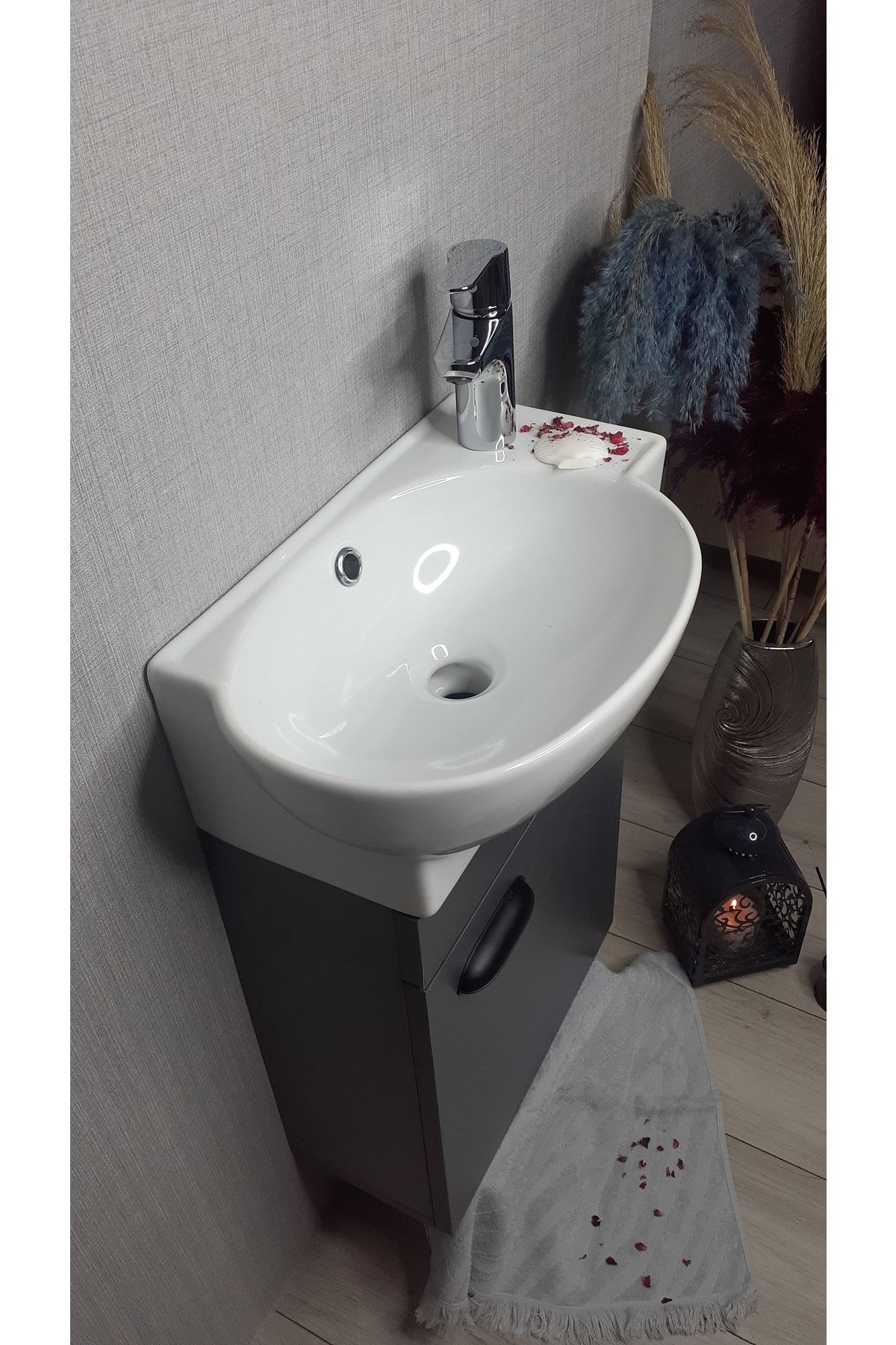 TURKUAZSERAMİK Turkuaz Banyo Ve Tuvalet Mini Köşe Lavabo 28*45 Cm (banyo Dolabı Dahil)