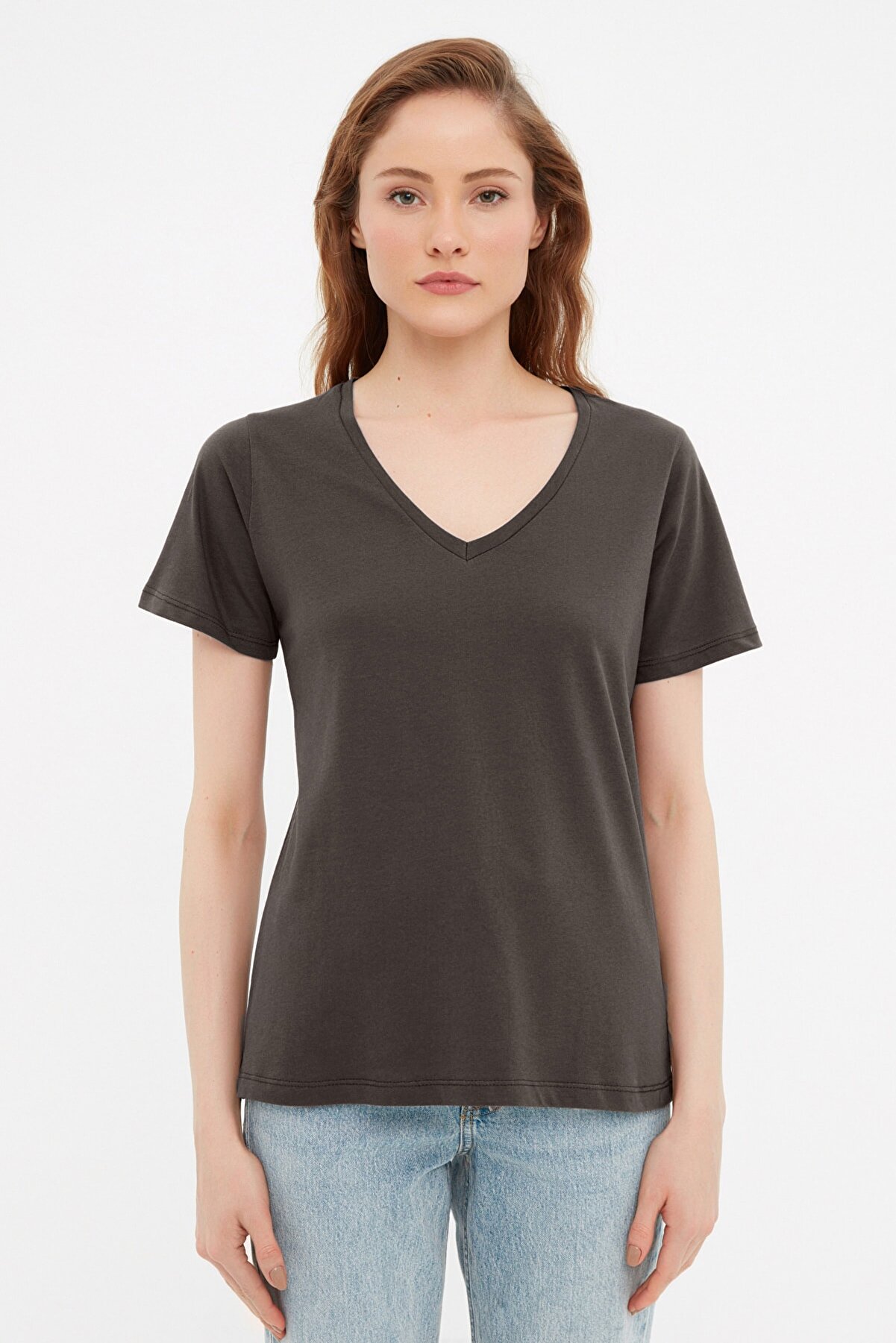 TRENDYOLMİLLA Kahverengi V Yaka Basic Örme T-Shirt TWOSS20TS0129