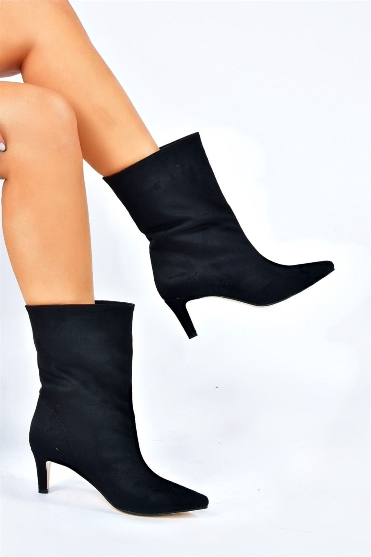 Fox Shoes Siyah Süet Kısa Topuklu Kadın Bot L882850702