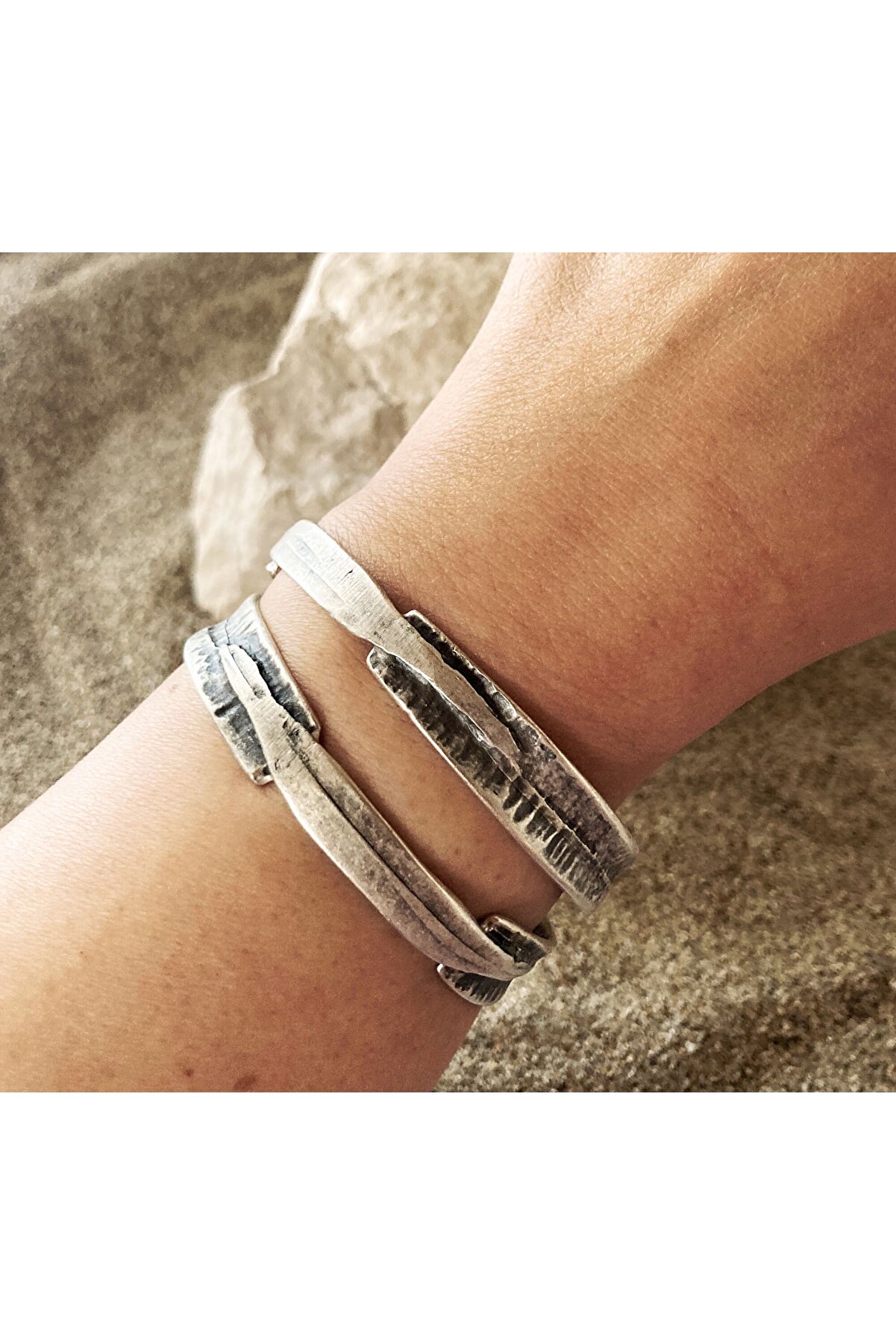 MadamBohoAccessories Antik Gümüş Kaplama Asimetrik Bilezik | Elegant ve Benzersiz