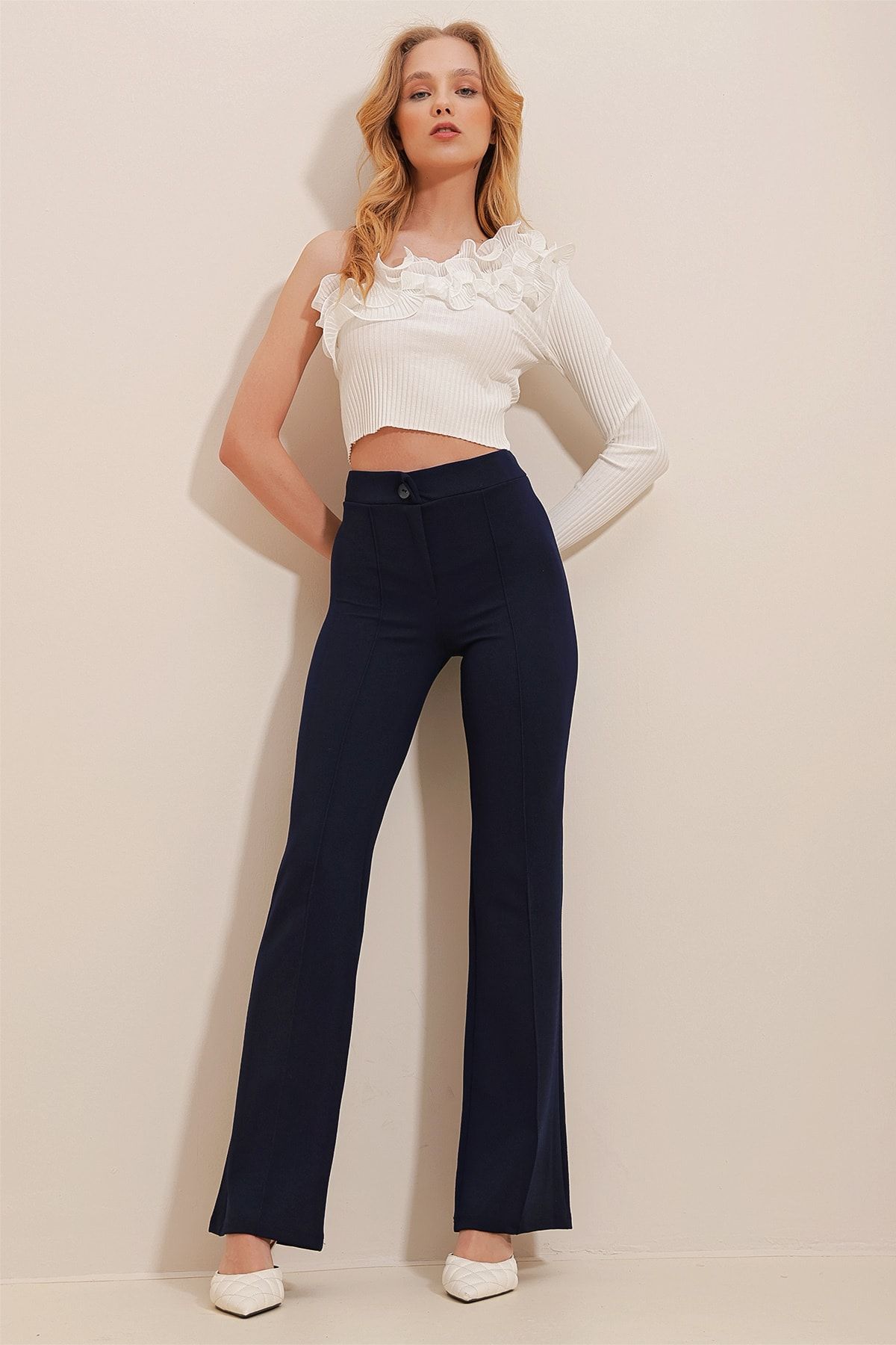 Trend Alaçatı Stili Kadın Lacivert Yüksek Bel Önü Çimalı Bol Paça Likralı Pantolon ALC-X9979