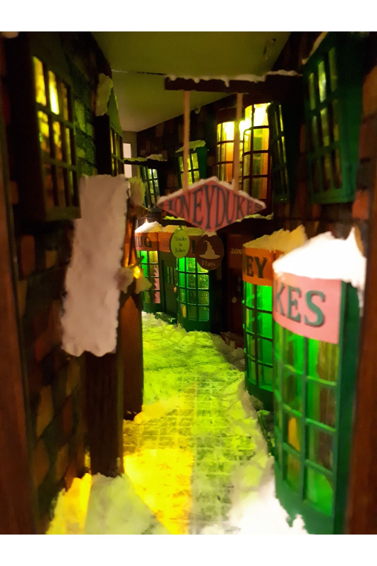 bmoon art&gift Harry Potter Hogsmeade Kış El Yapımı Book Nook Kitaplık Süsü Ve Kitap Tutucu