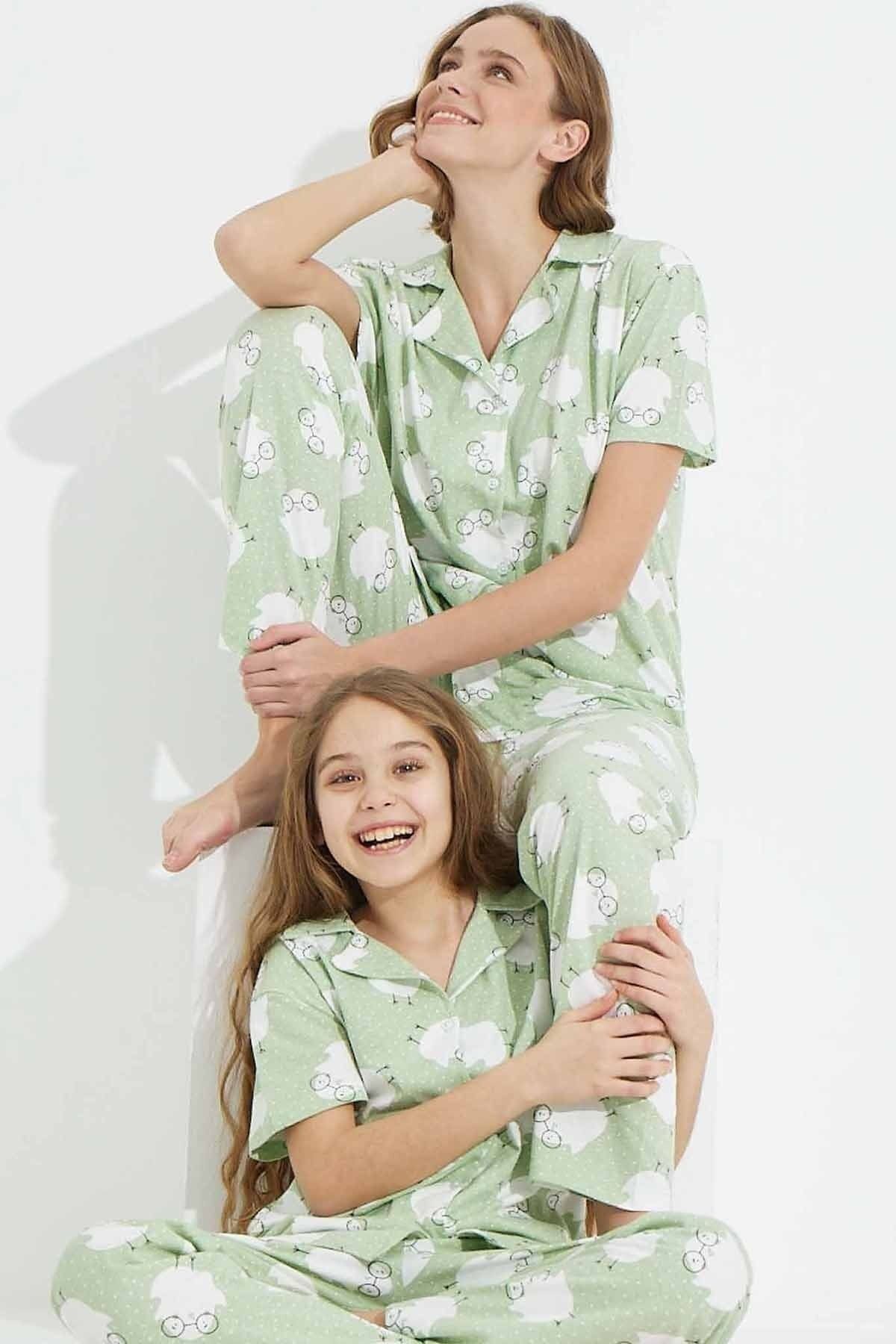 Siyah İnci Yeşil Civciv Desenli Düğmeli Örme Pijama Takım