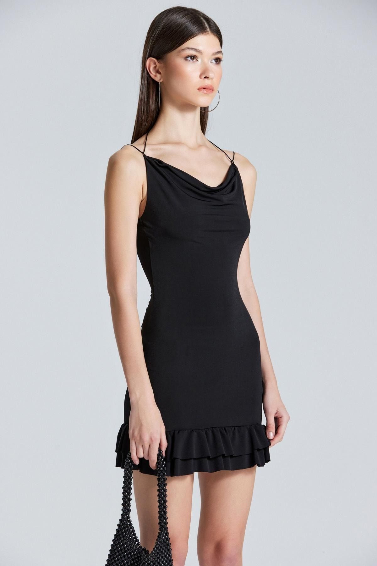 Boutiquen 2478 Etek Ucu Fırfırlı Siyah Askılı Elbise