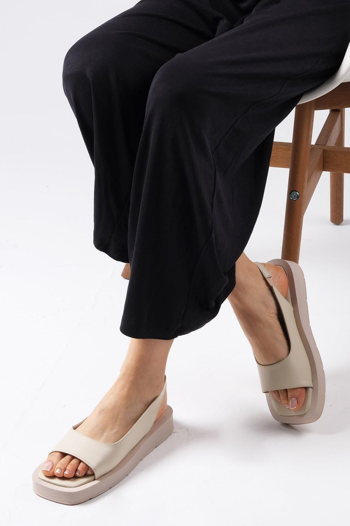 Mio Gusto Riez Hakiki Deri Bej Kalın Taban Kadın Sandalet
