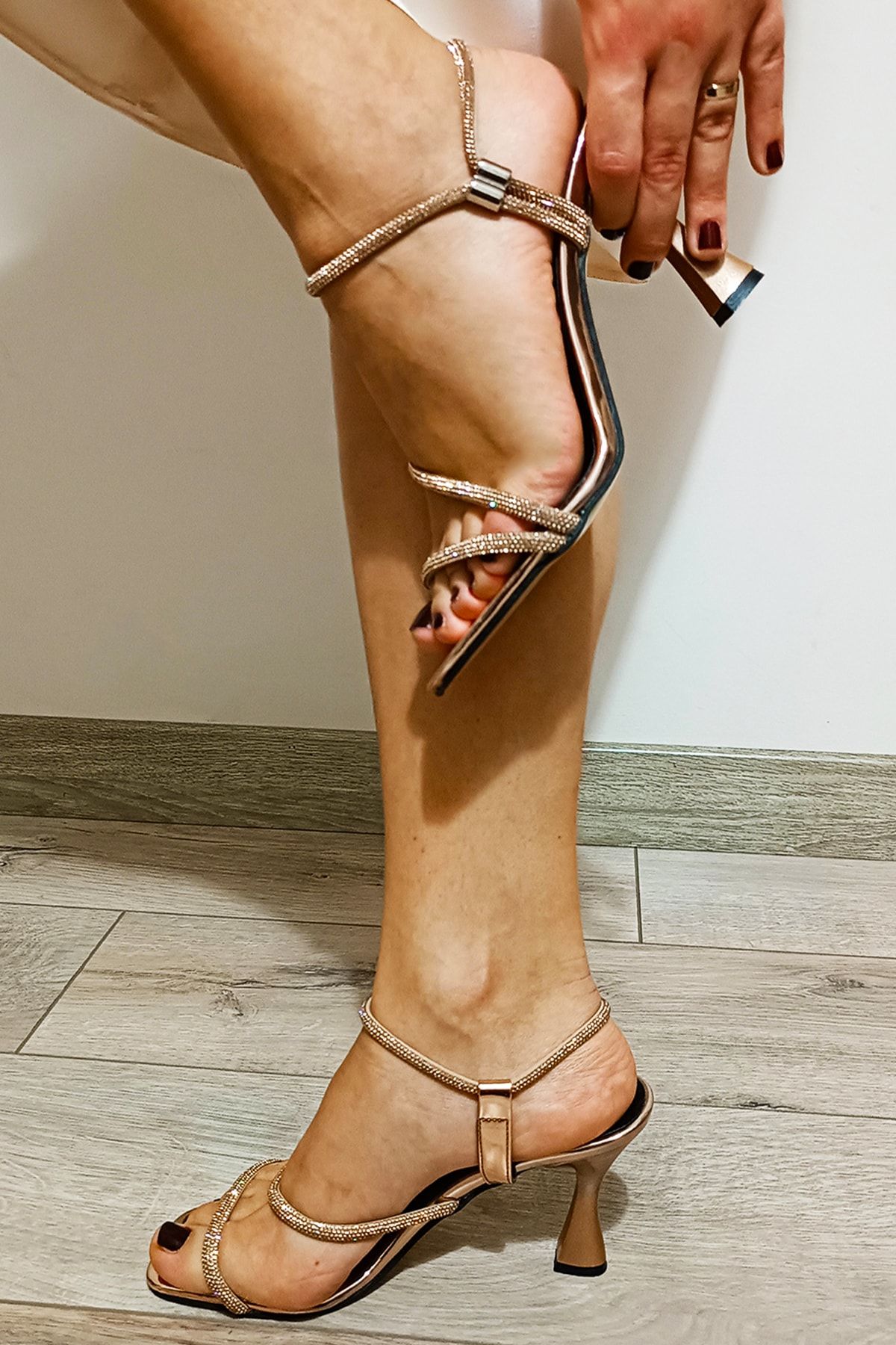 Arıcı Shoes Kadın Biyeli Taşlı Topuklu Bronz Abiye Ayakkabı