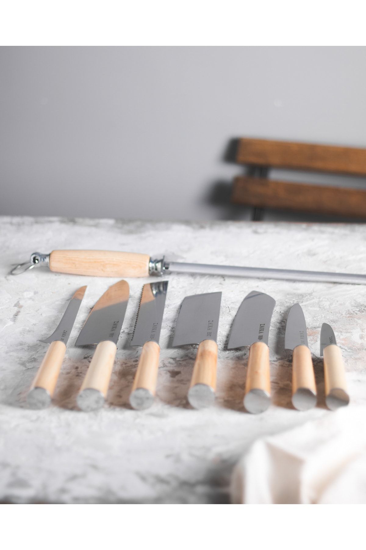 Zaika 8'li Komple Set Dışbudak Ahşap Saplı Şef Bıçakları Ve Masatı