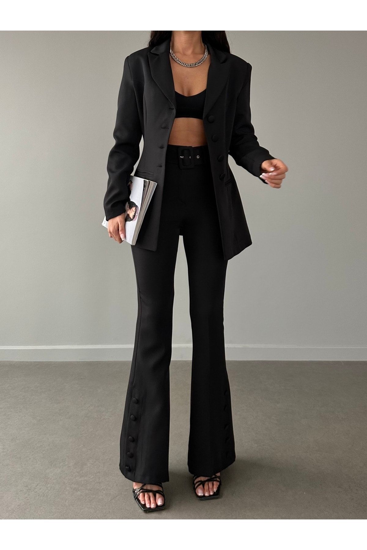 Lady Suits Siyah Sahte Cepli Düğmeli Blazer Ceket Kemerli Ispanyol Paça Düğmeli Esnek Pantolon Takım Elbise