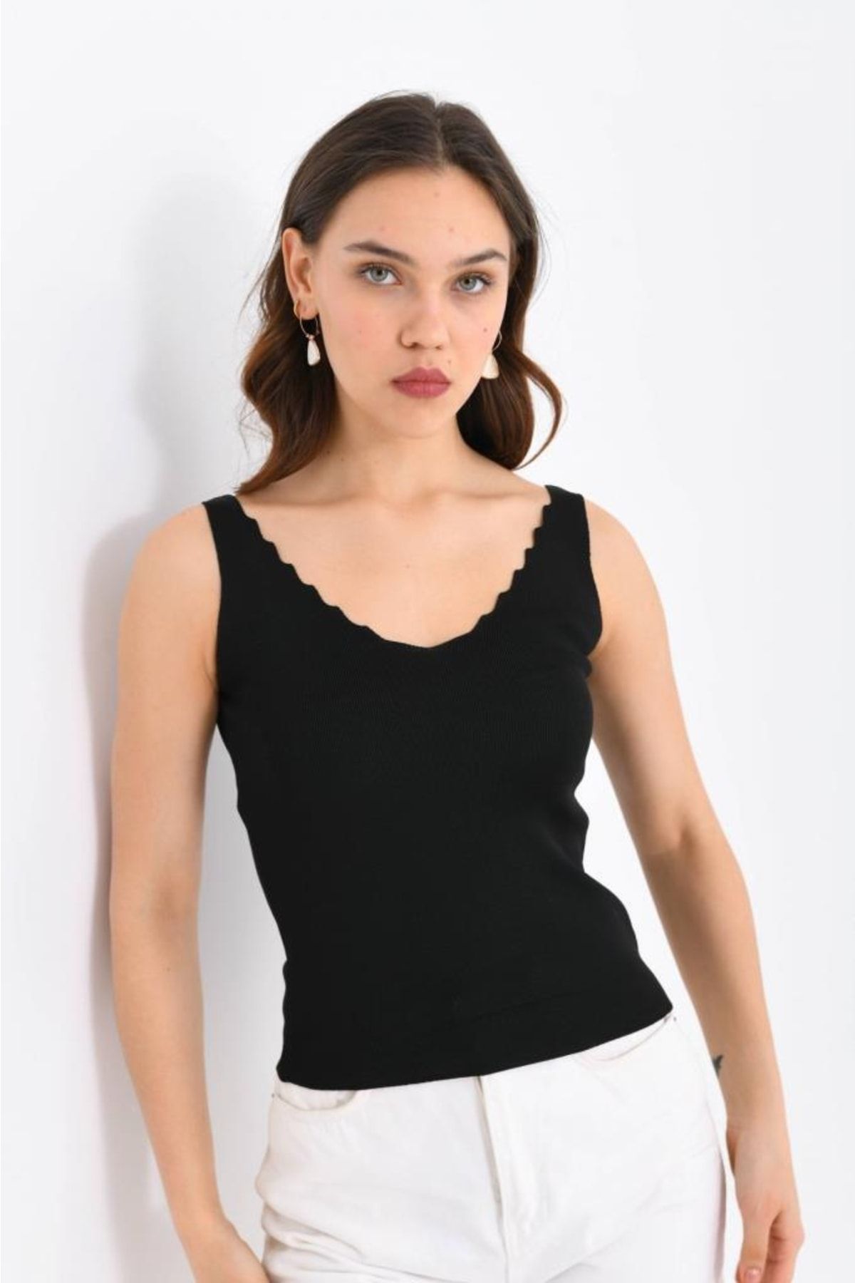 Modkofoni Askılı Merdiven Desenli Kadın Siyah Crop Triko Bluz