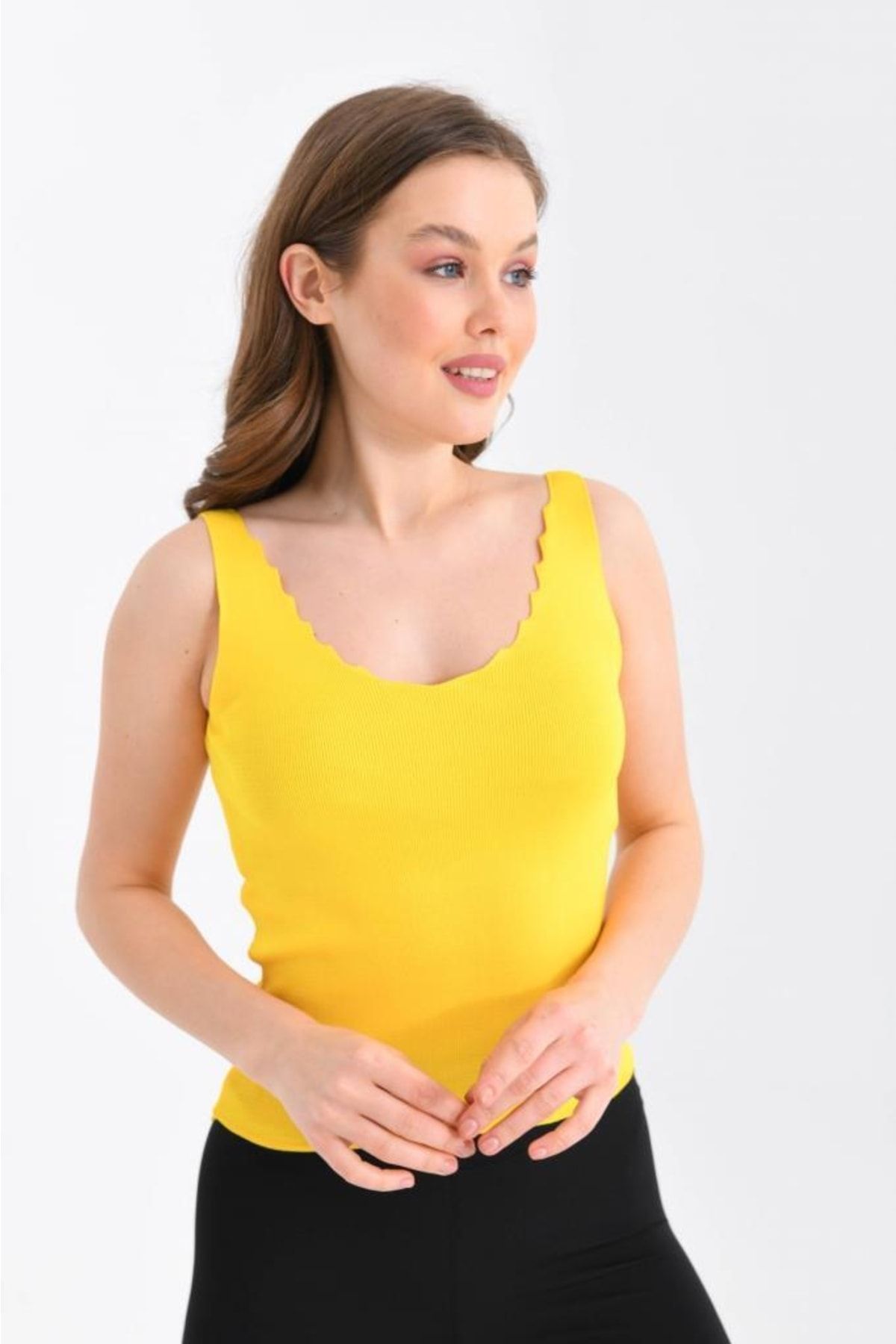 Modkofoni Askılı Merdiven Desenli Kadın Sarı Crop Triko Bluz
