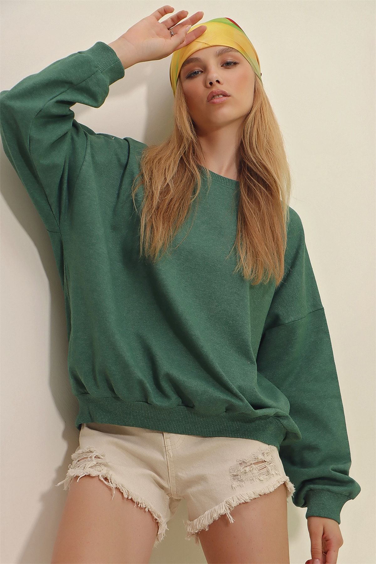 Trend Alaçatı Stili Kadın Nefti Yeşili Bisiklet Yaka Oversize Basic Sweatshirt ALC-669-001