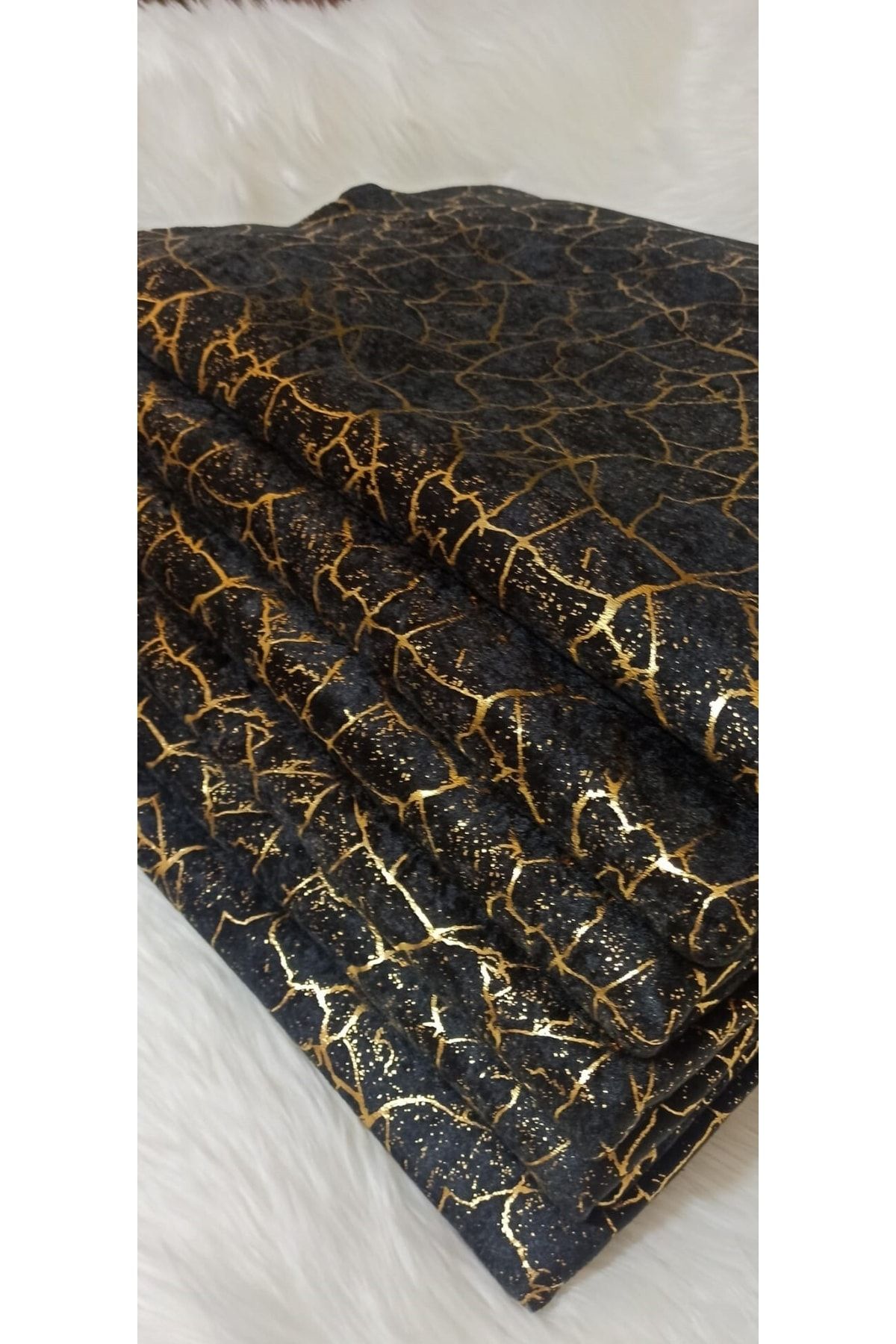 Tekstilsa Siyah Koltuk Çekyat Örtüsü Yenimoda Altın Varaklı Dekoratif Süngerli Koltukörtüsü 1adet